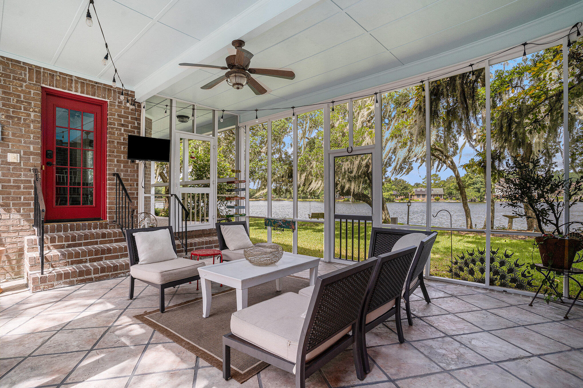 670 Libbys Point