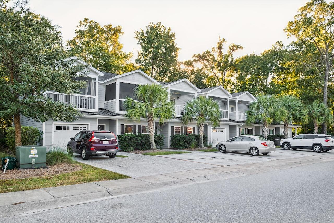 2967 Emma Lane