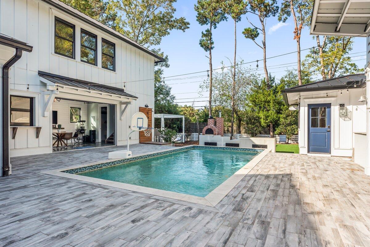 996 Law Lane