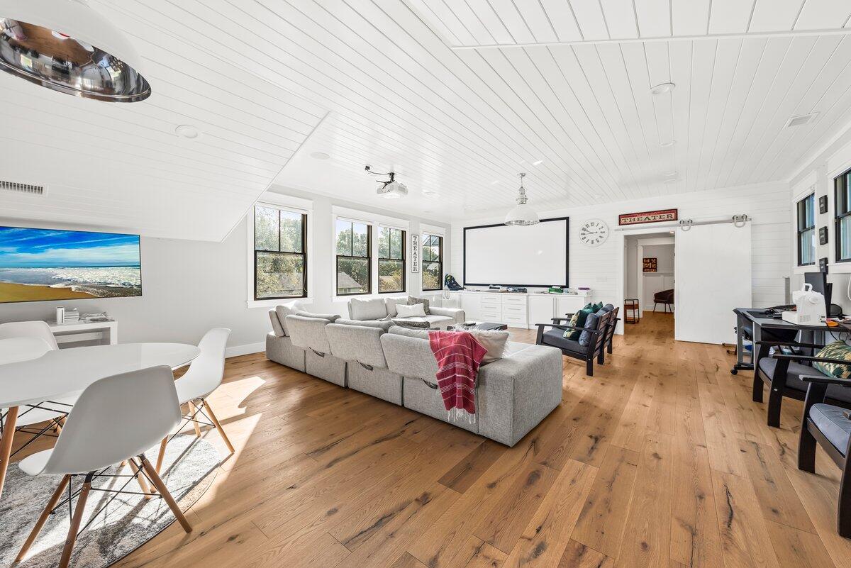 996 Law Lane