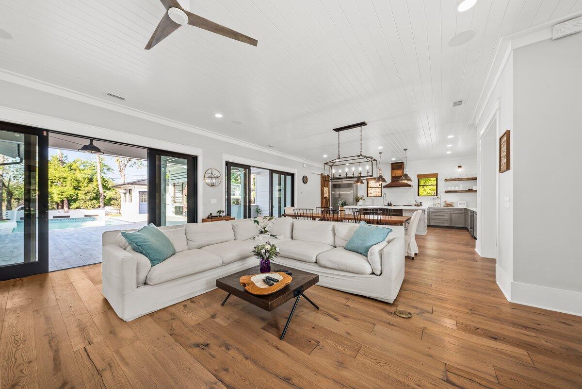 996 Law Lane