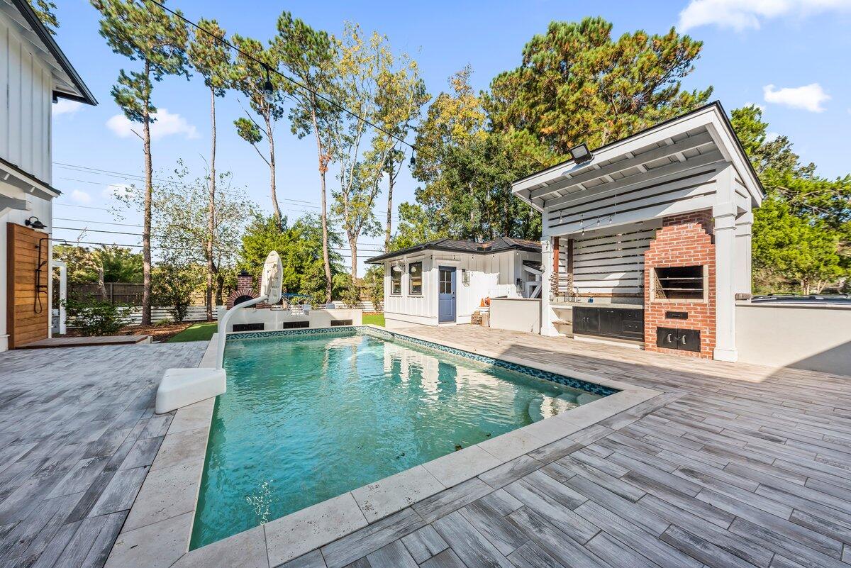 996 Law Lane