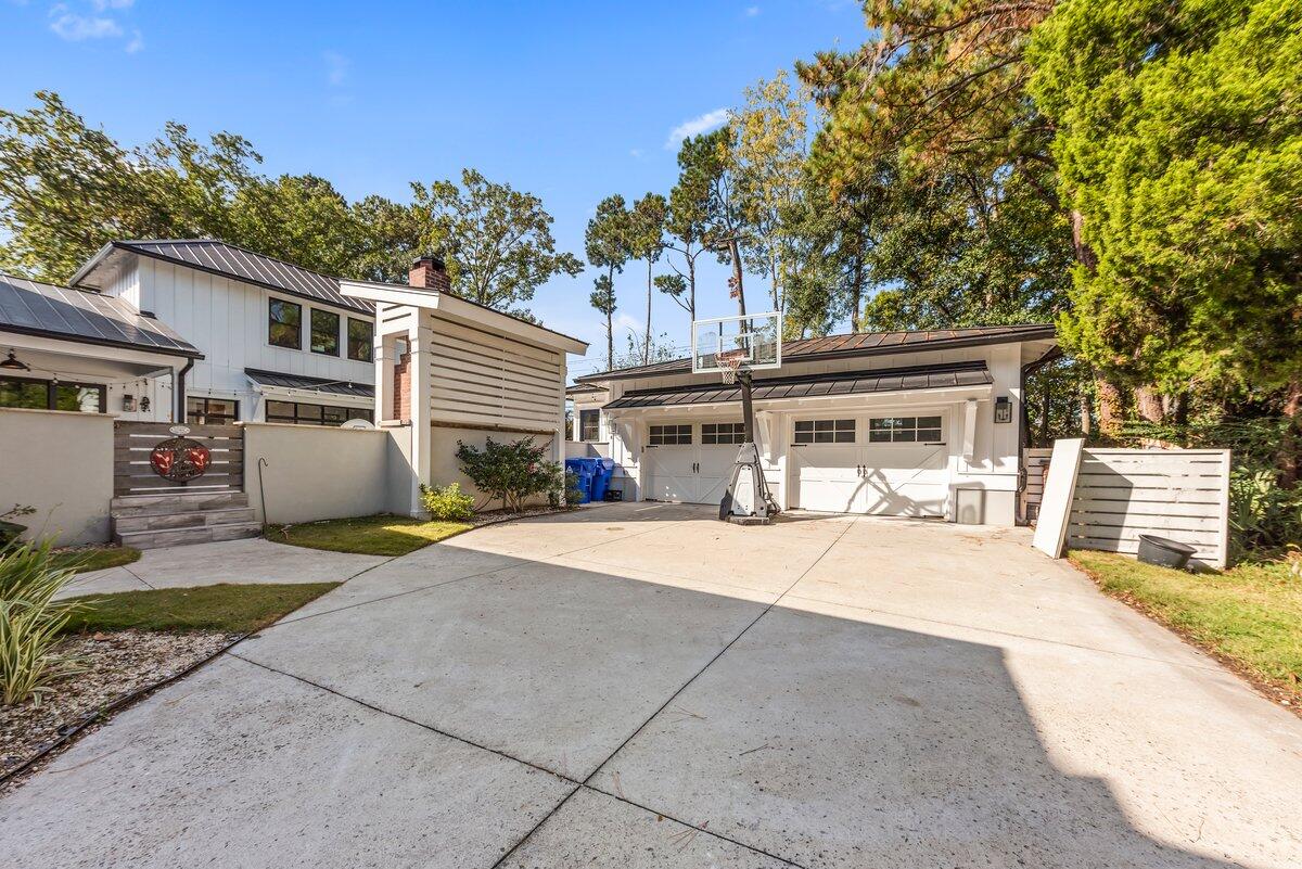 996 Law Lane