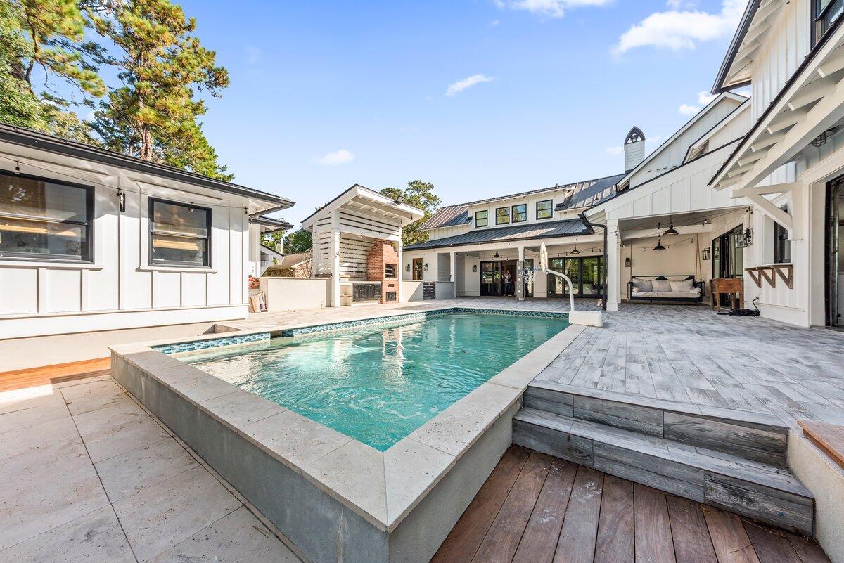 996 Law Lane