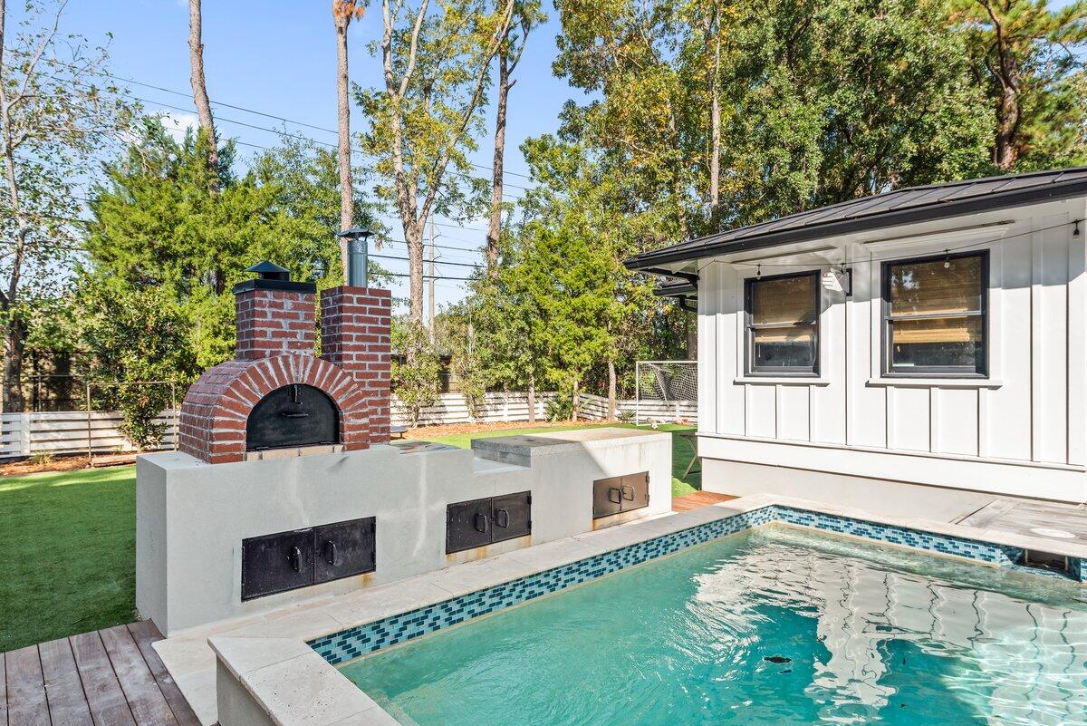 996 Law Lane