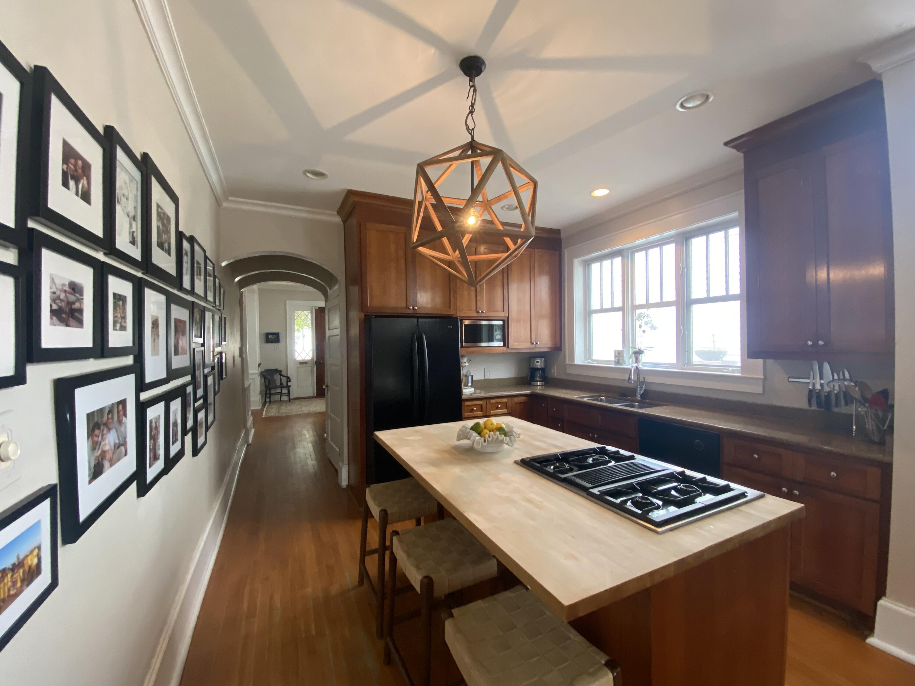 52 Parkwood Avenue