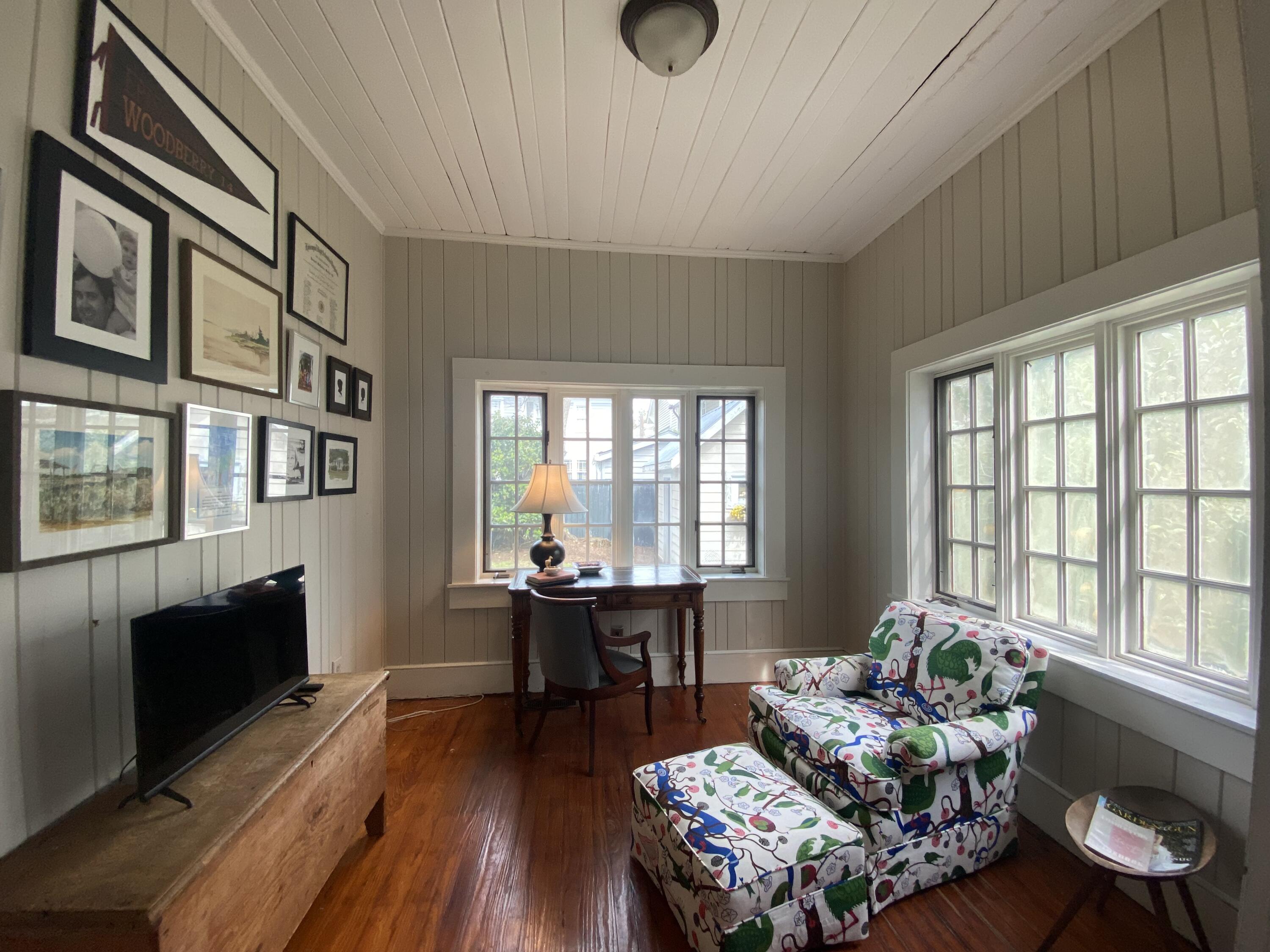52 Parkwood Avenue