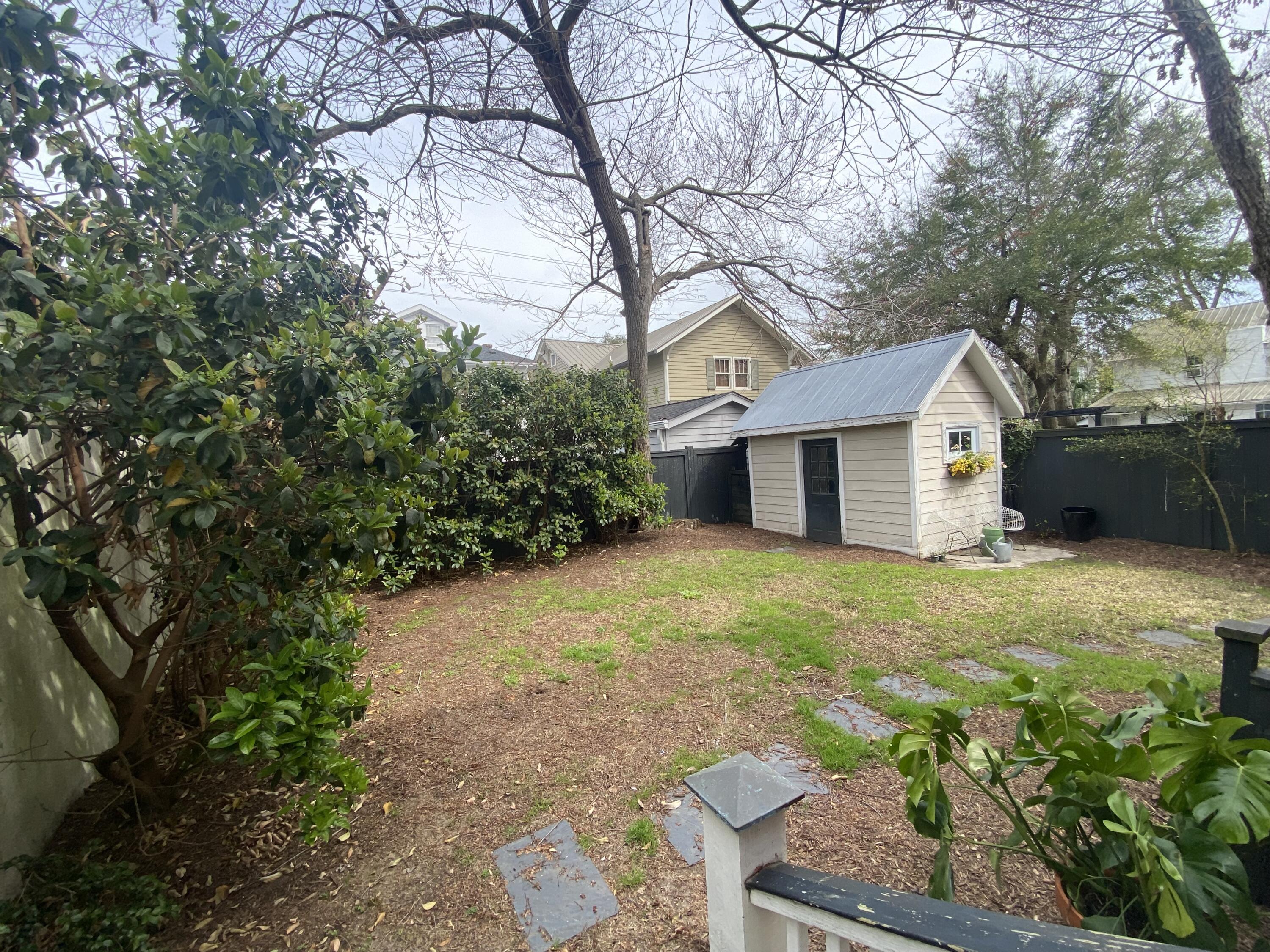 52 Parkwood Avenue
