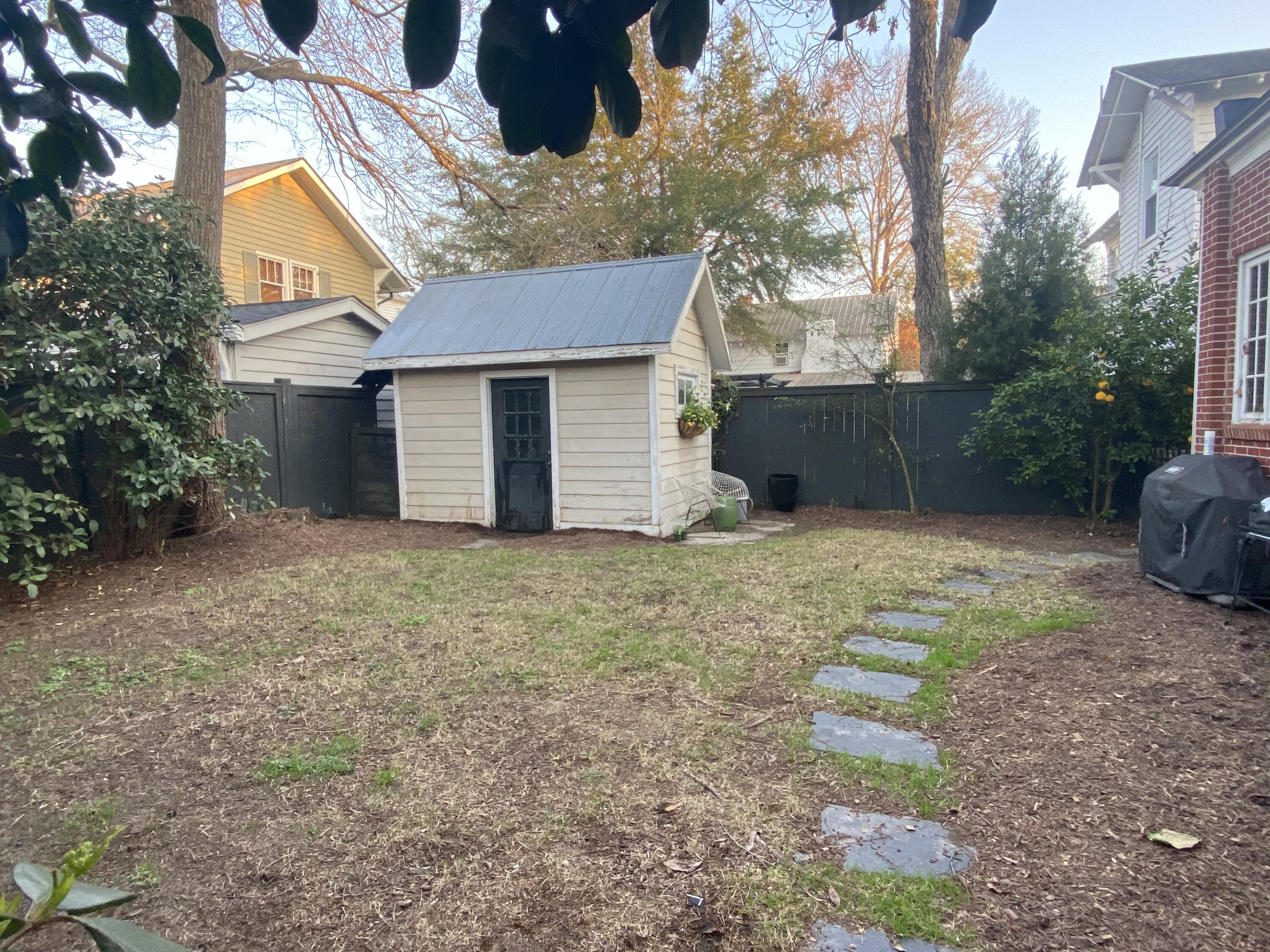 52 Parkwood Avenue