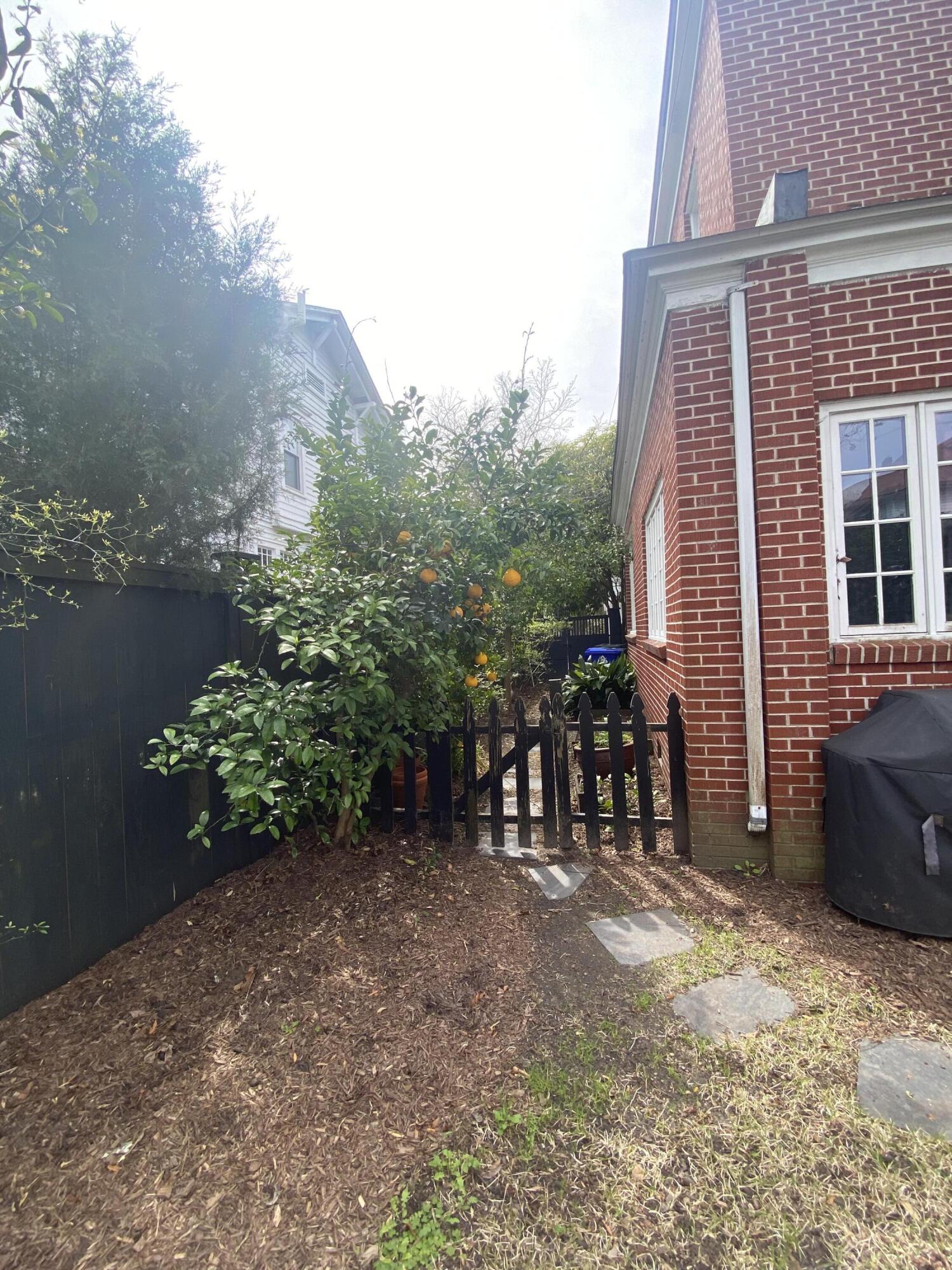 52 Parkwood Avenue