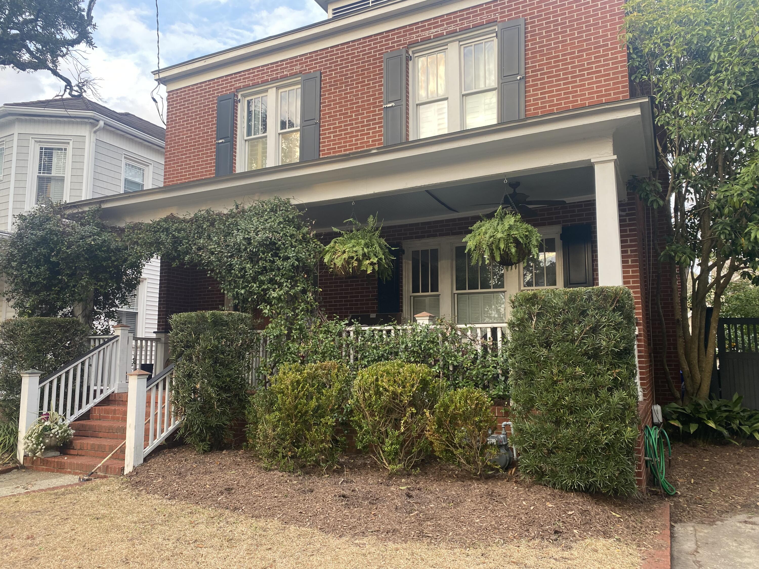 52 Parkwood Avenue