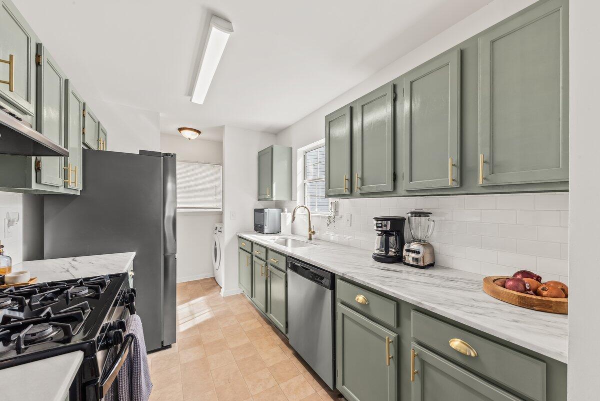 12 Palmetto Park Drive