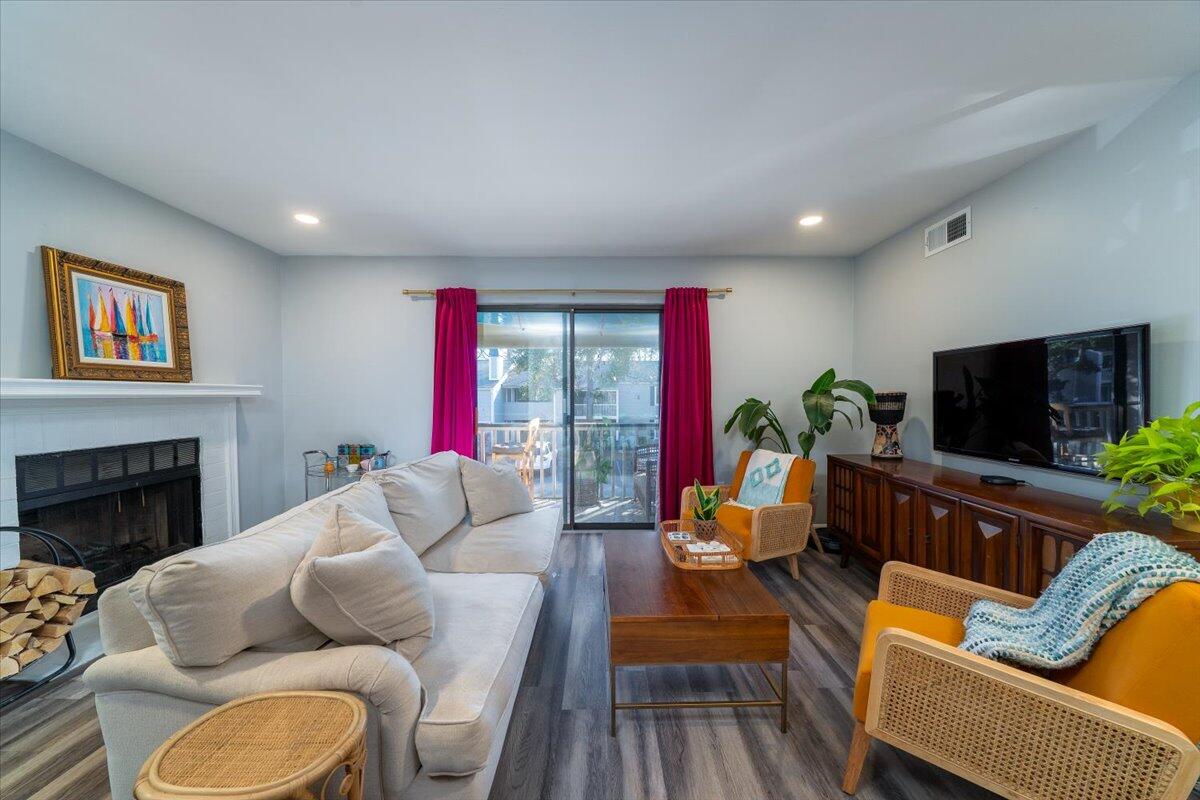 1054 Anna Knapp Boulevard # 4e