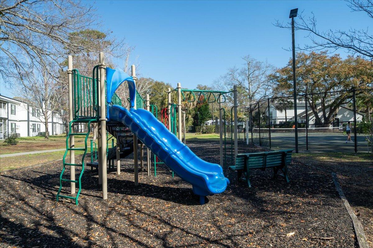 1054 Anna Knapp Boulevard # 4e
