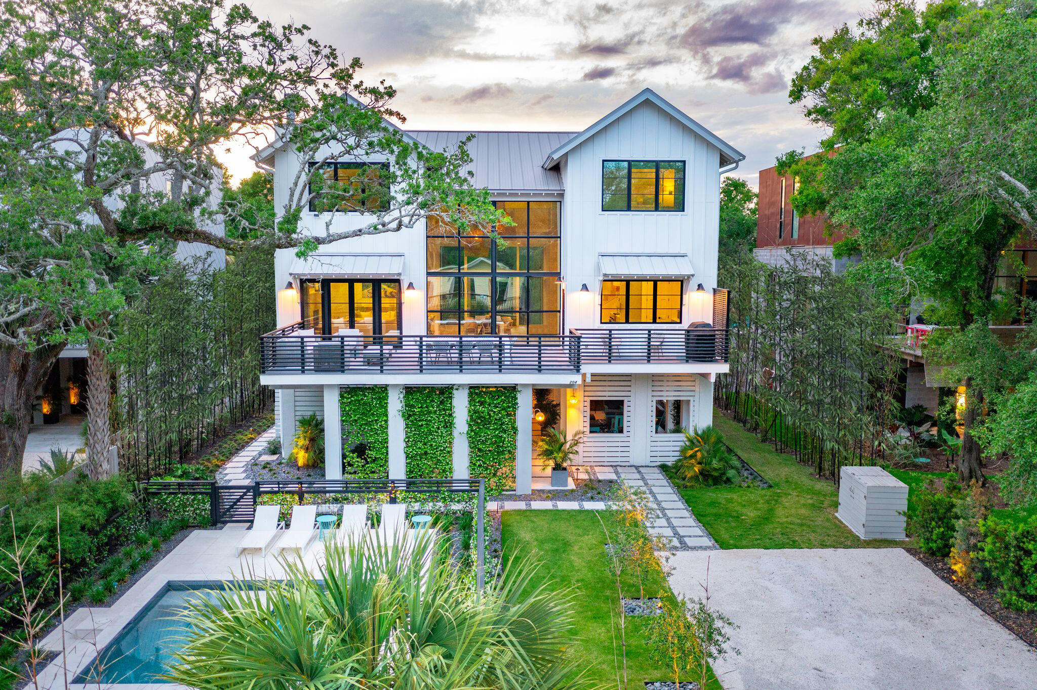 204 E Huron Avenue