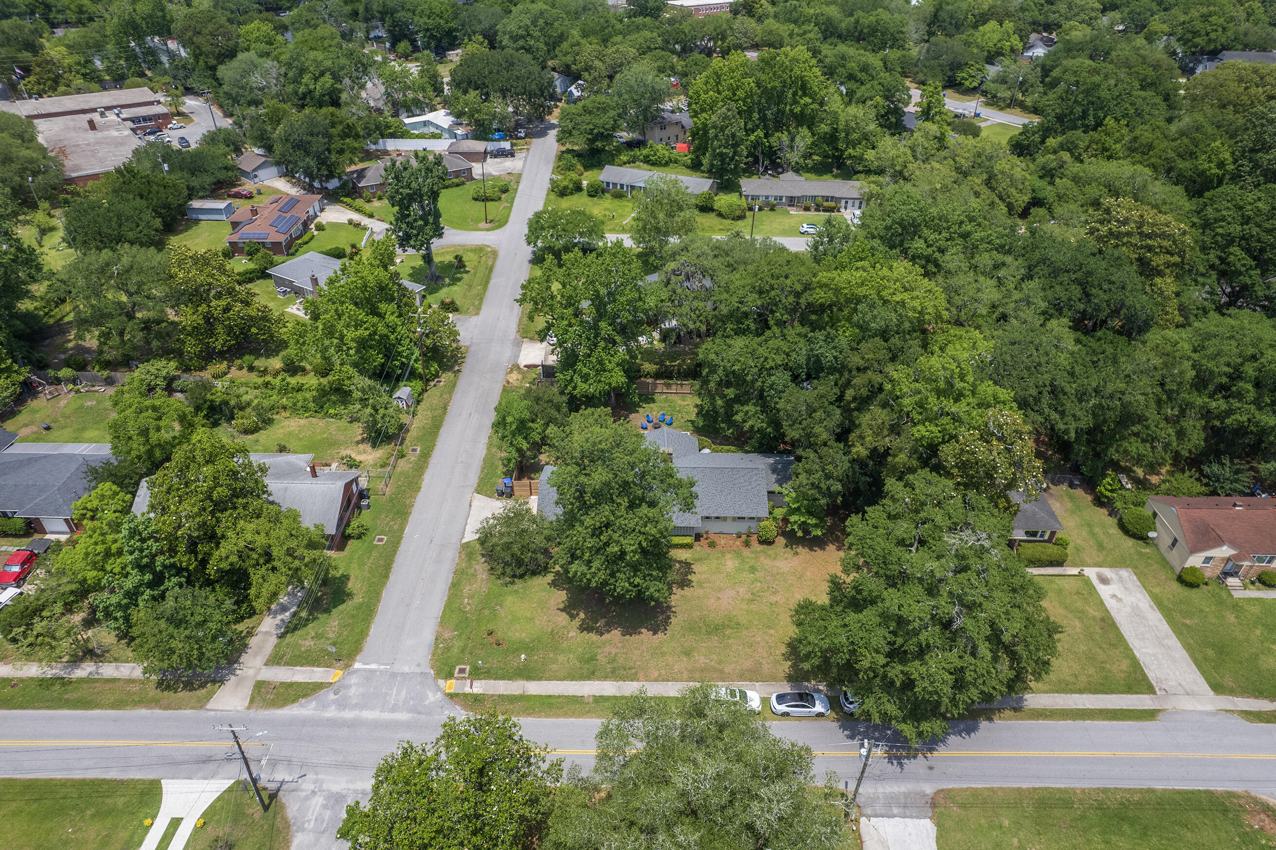 1350 Mosstree Road