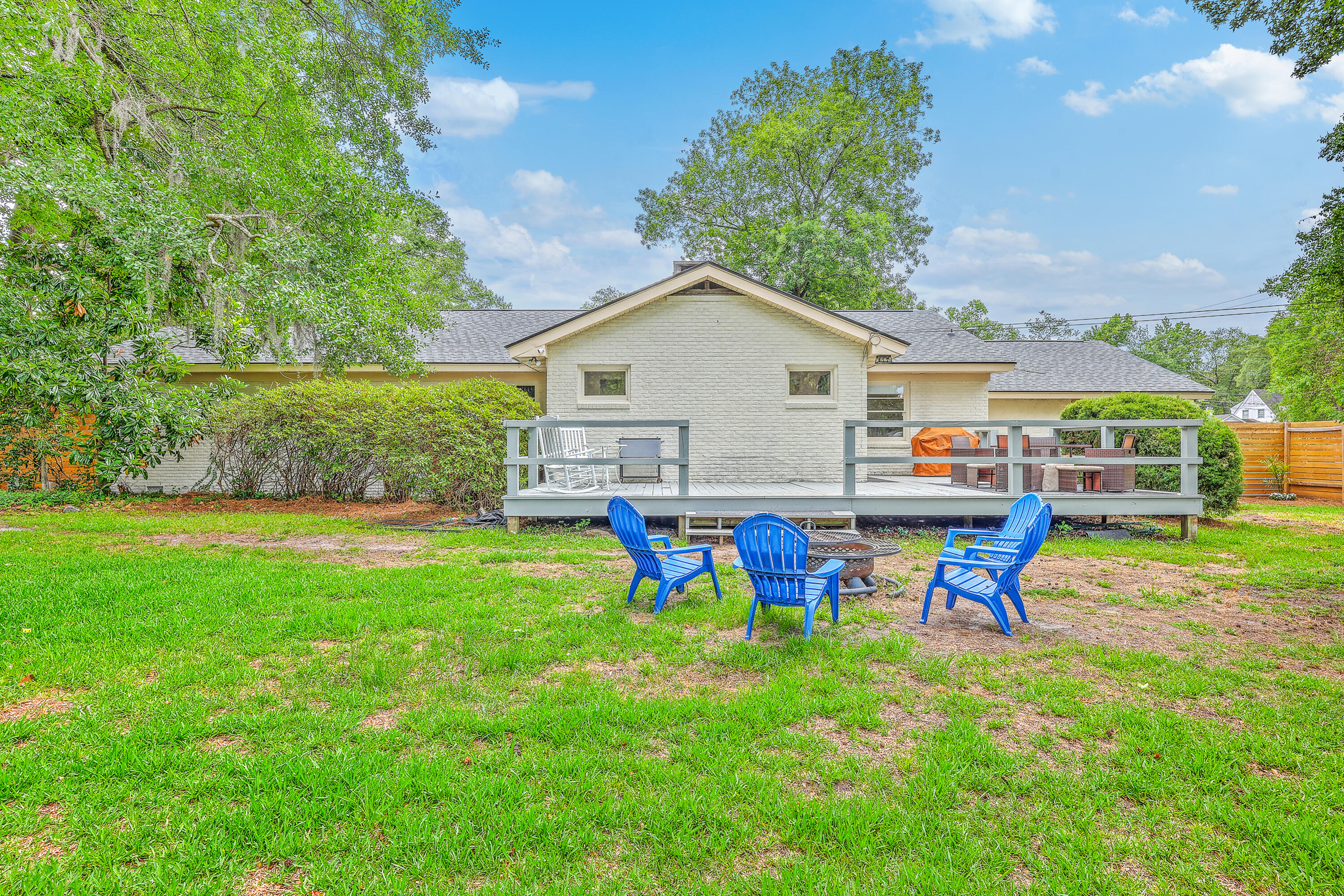 1350 Mosstree Road