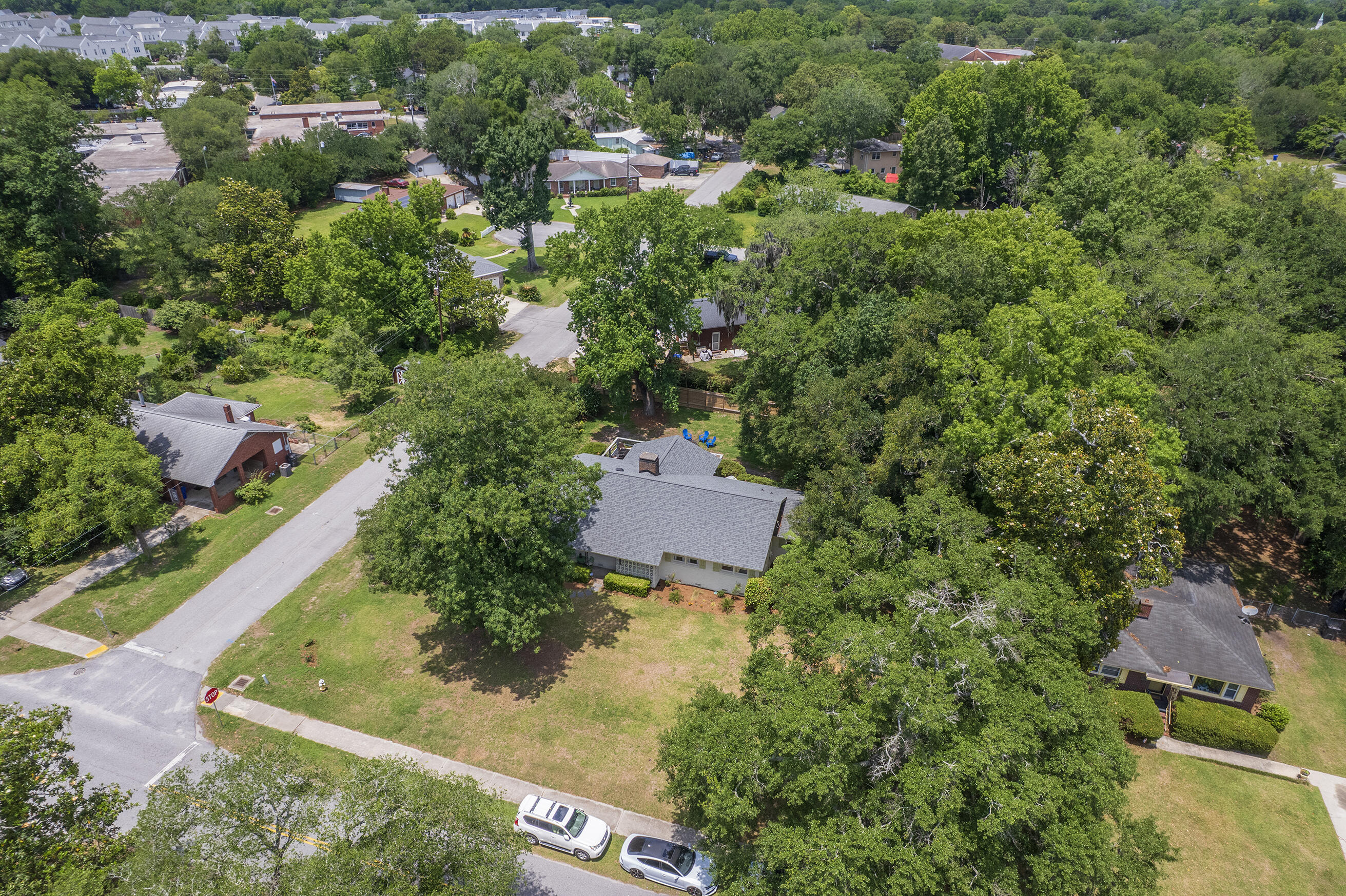 1350 Mosstree Road