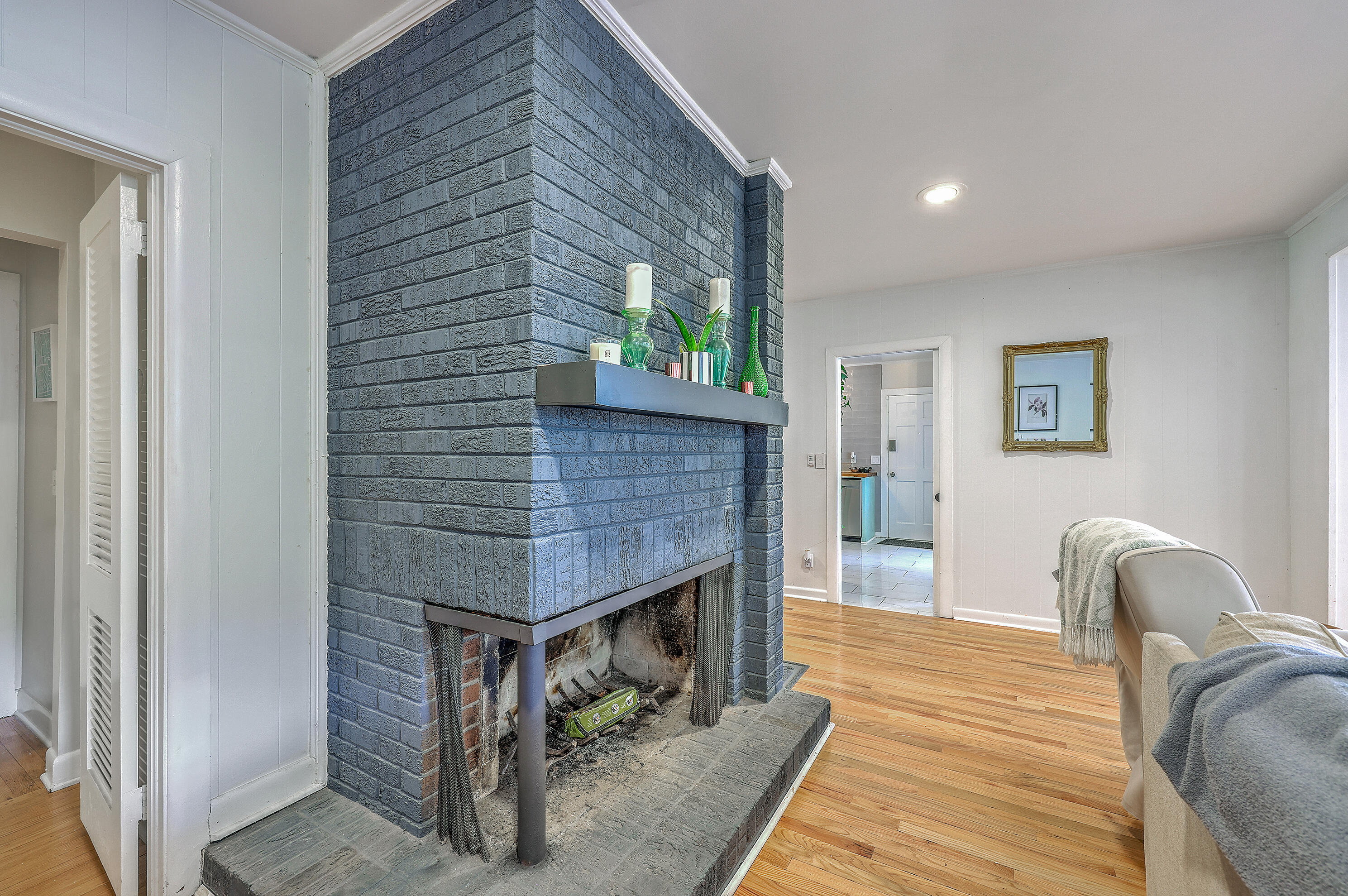 1350 Mosstree Road
