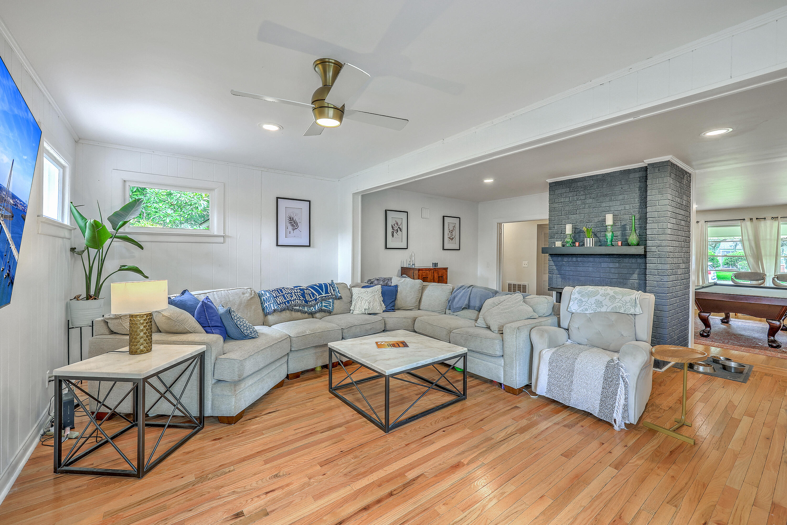 1350 Mosstree Road