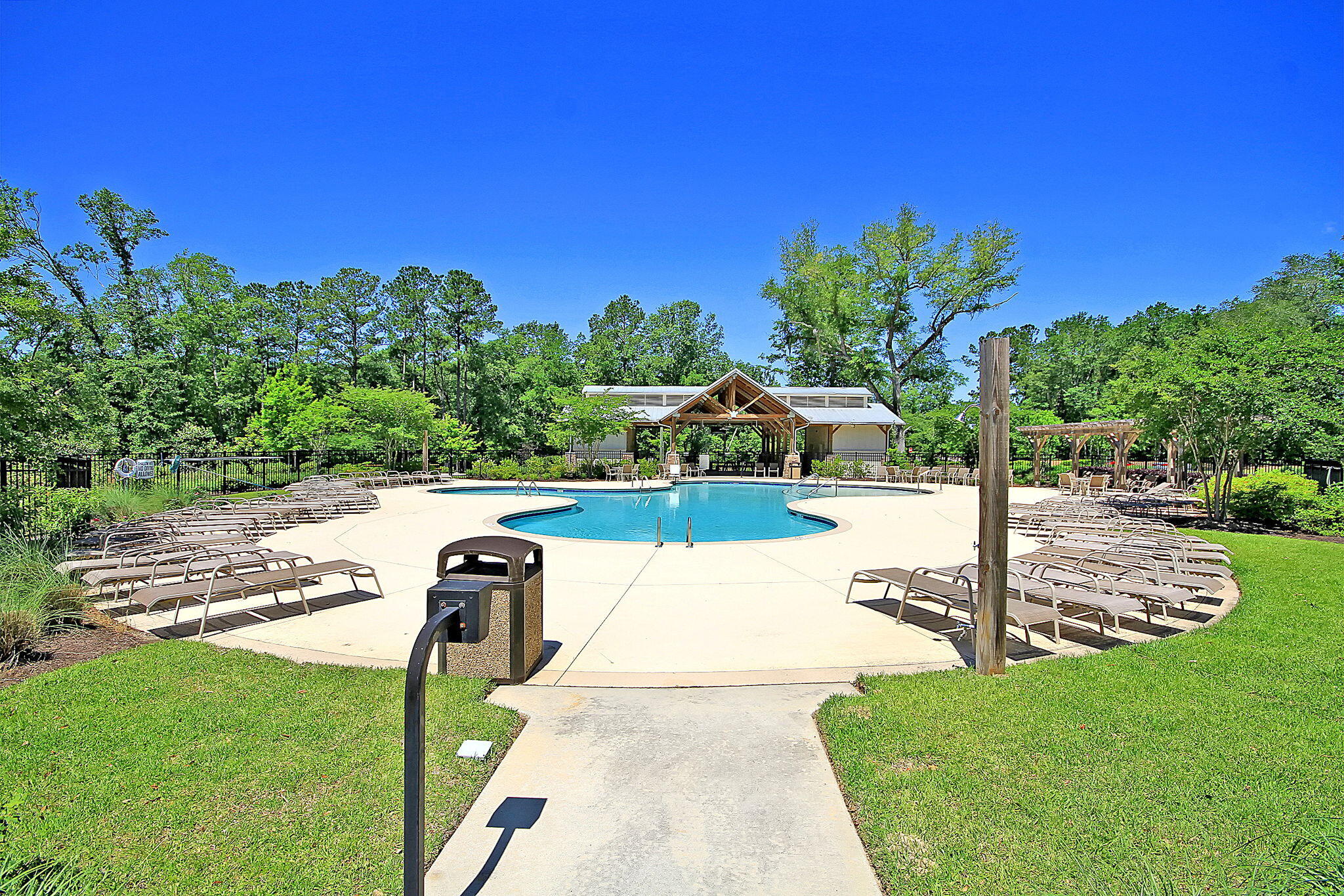 9829 English Elm Street