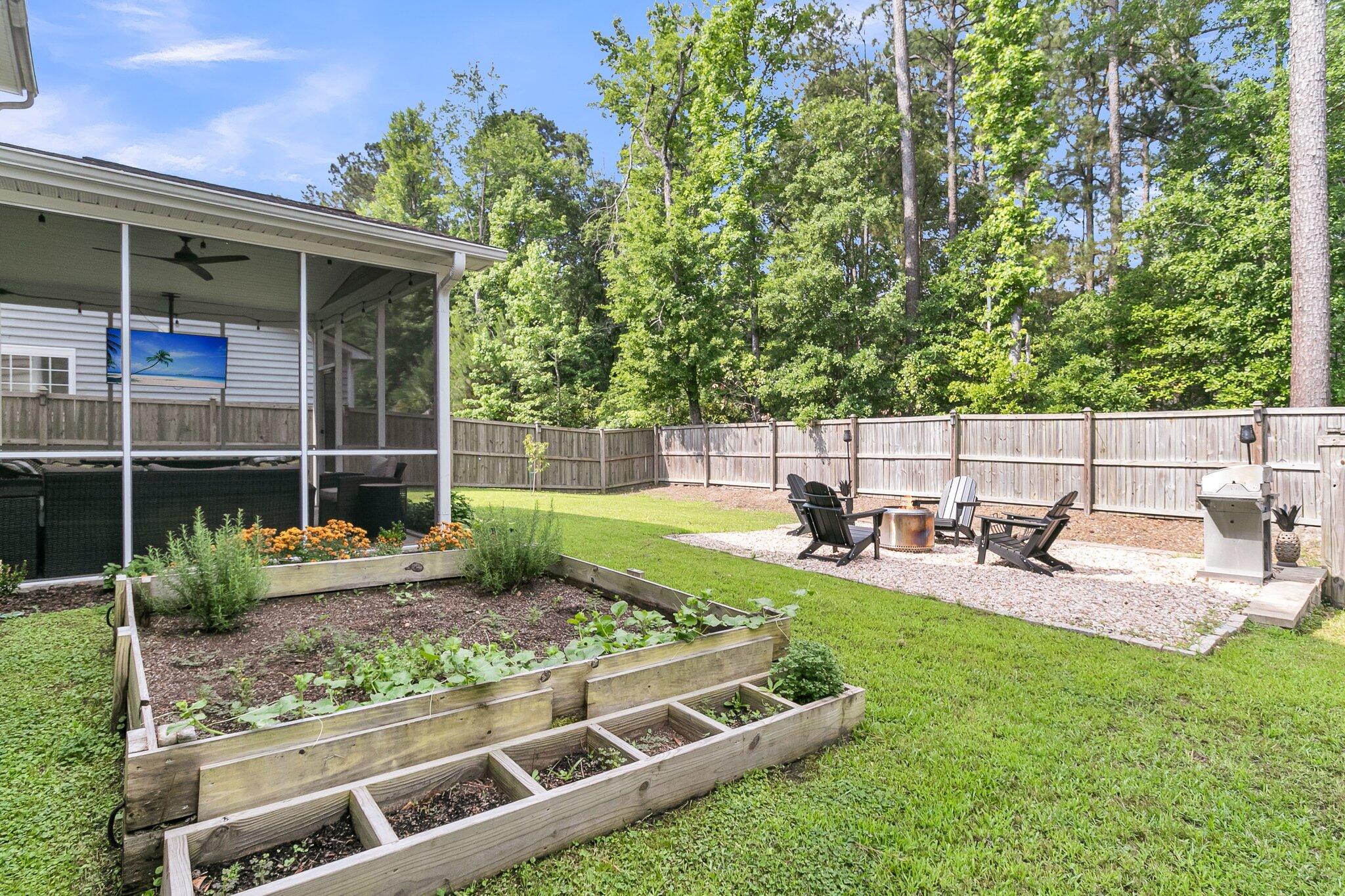 9829 English Elm Street