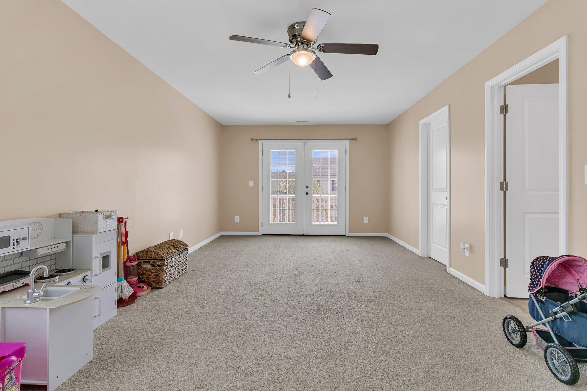 9829 English Elm Street