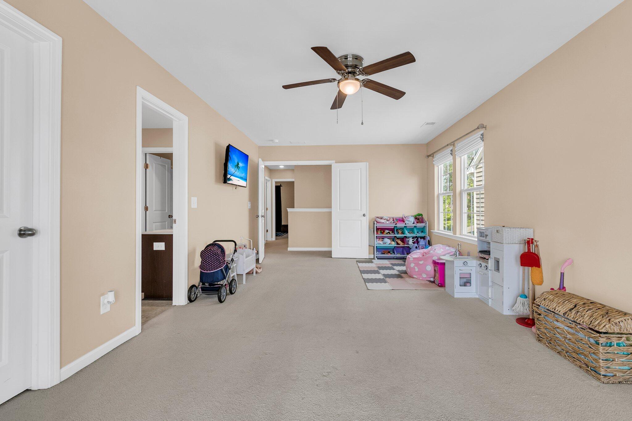9829 English Elm Street