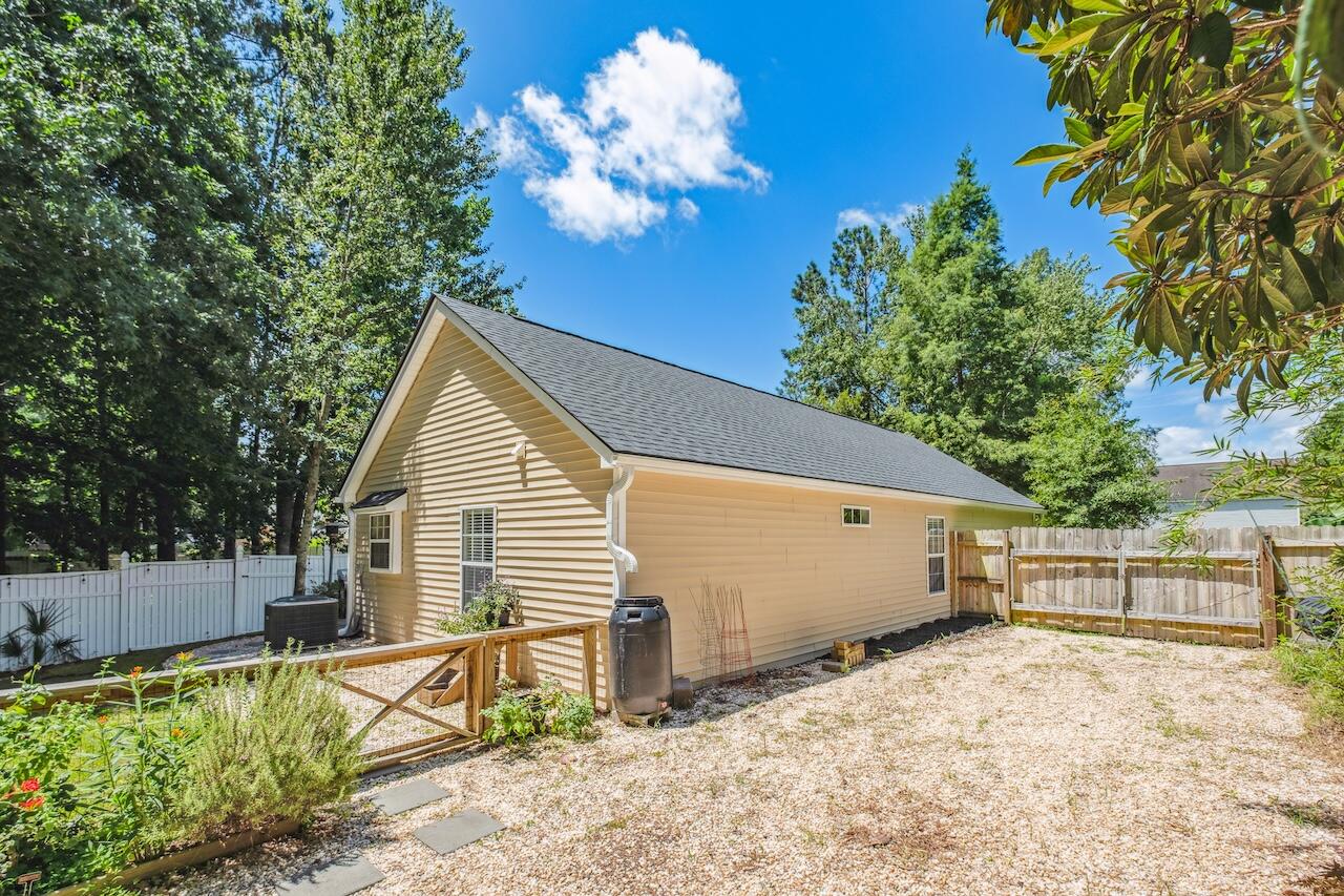 1350 Water Edge Drive