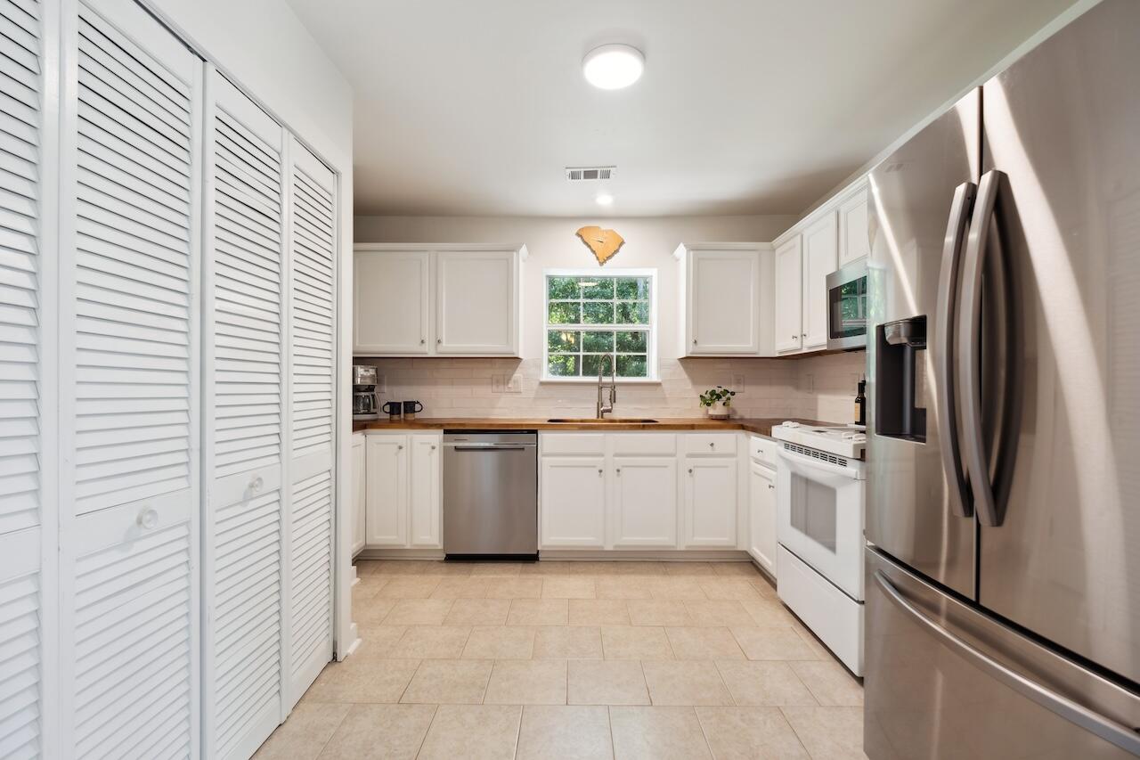 1350 Water Edge Drive