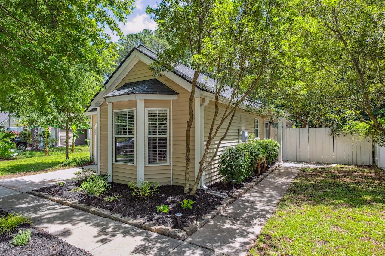 1350 Water Edge Drive