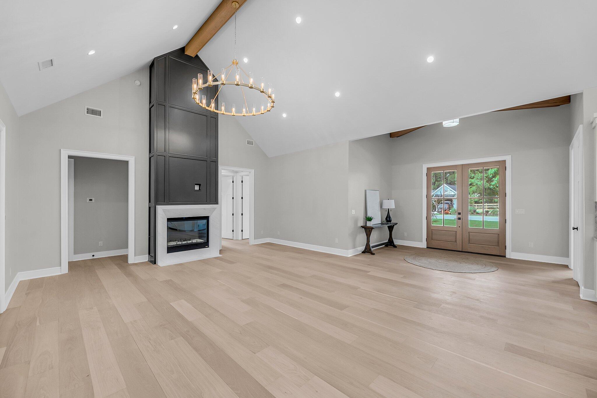 5014 Reese Lane