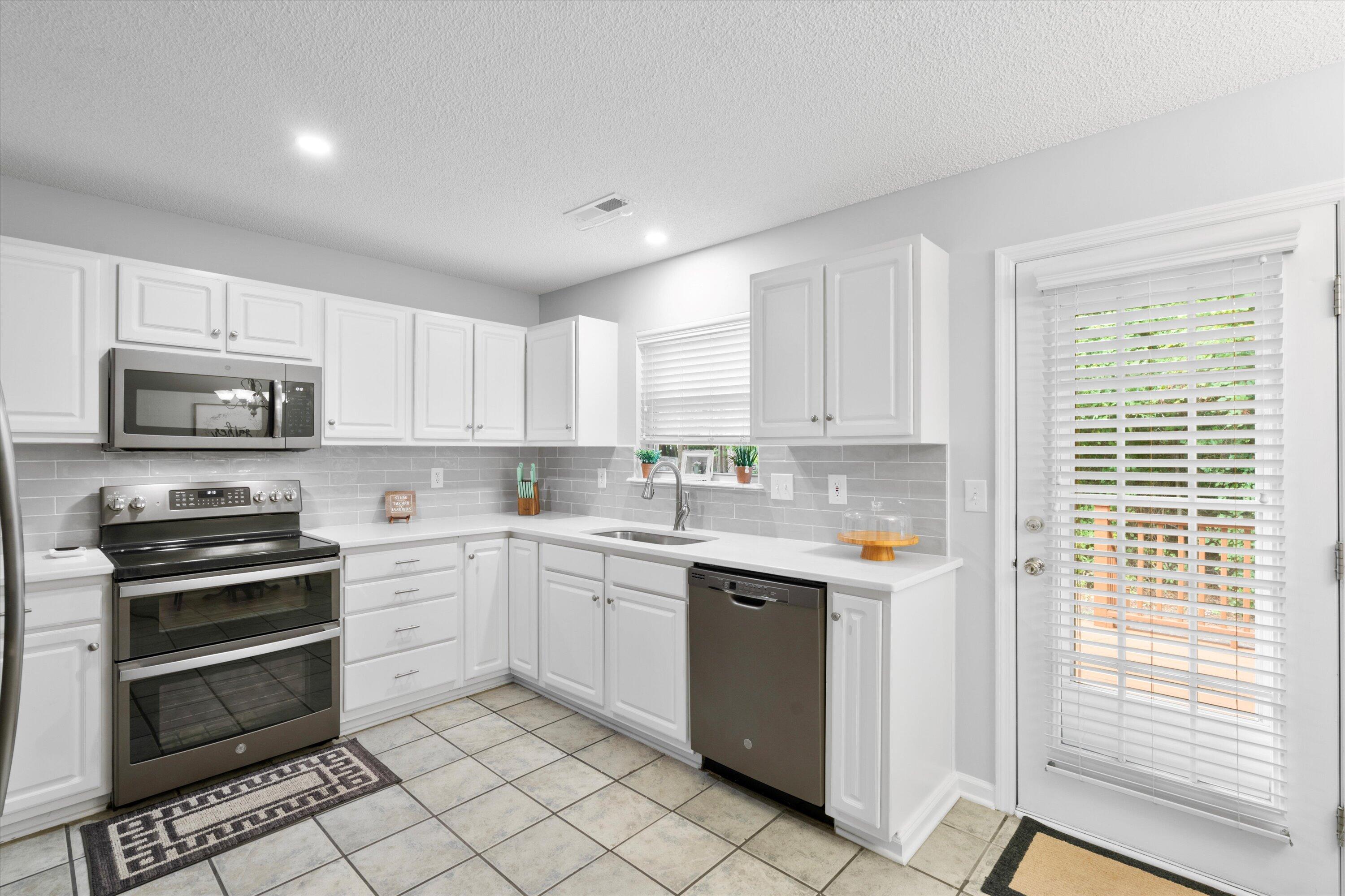 1702 Sandpiper Court
