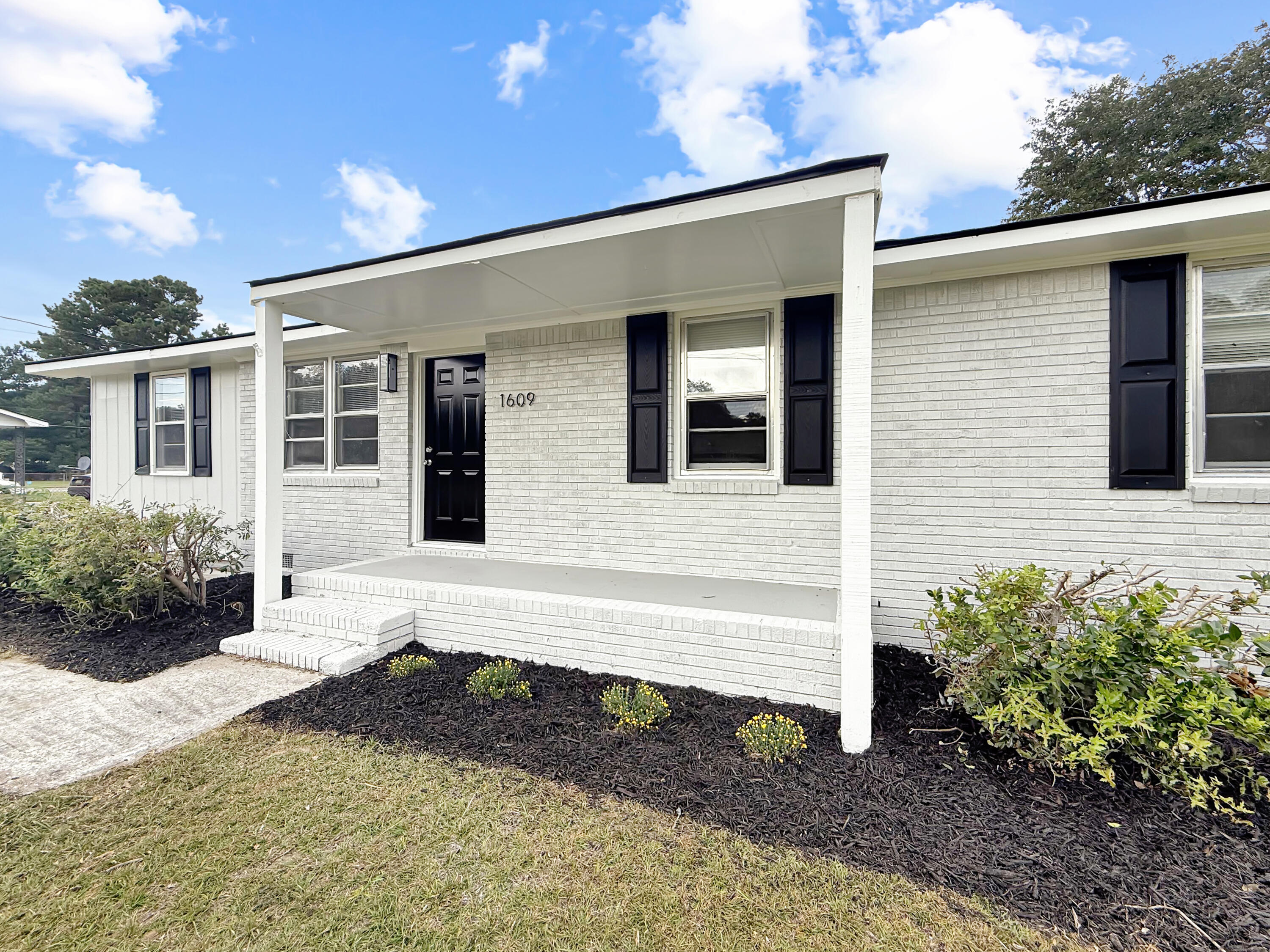 1609 Cannon Bridge Road
