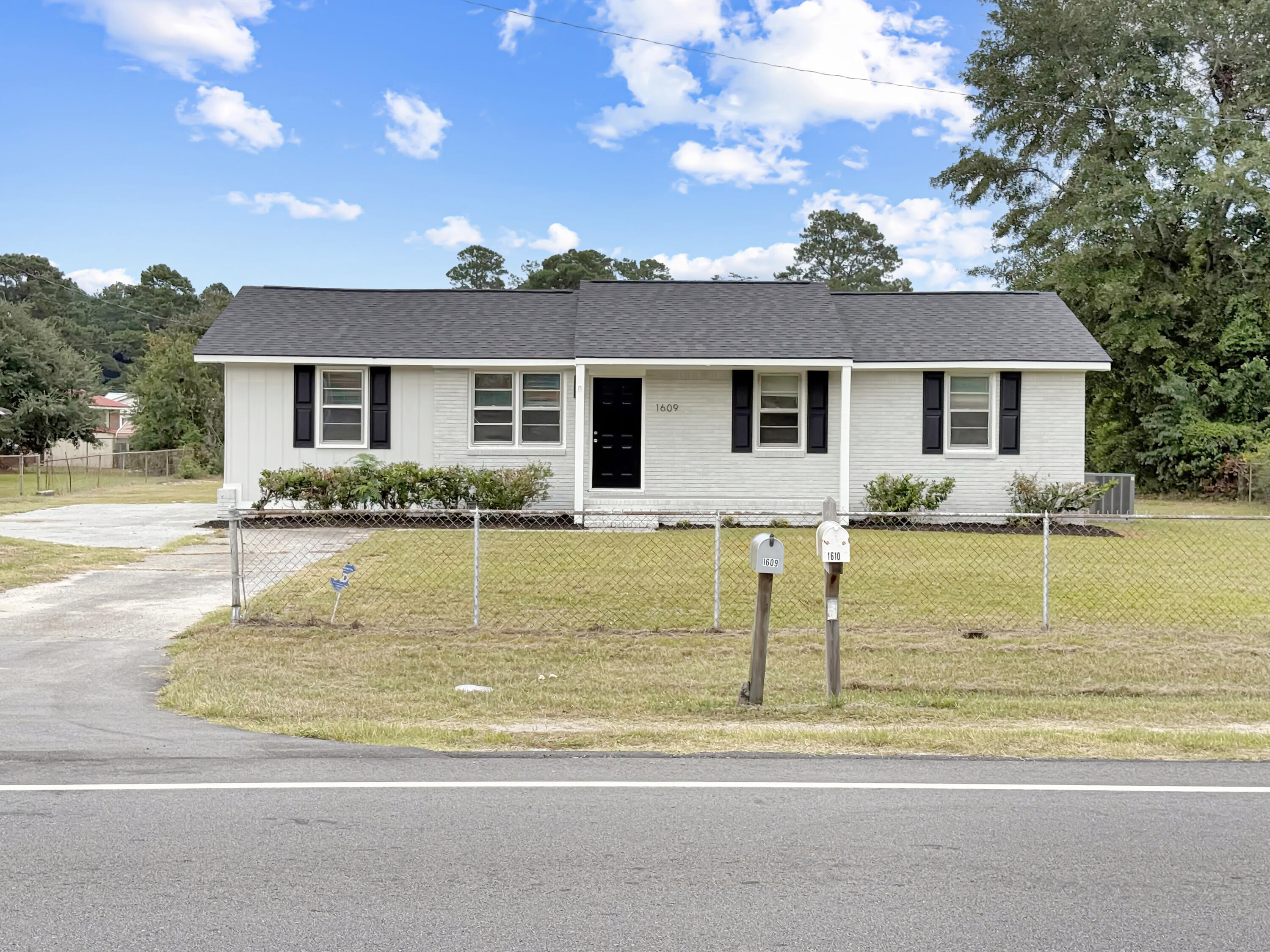 1609 Cannon Bridge Road
