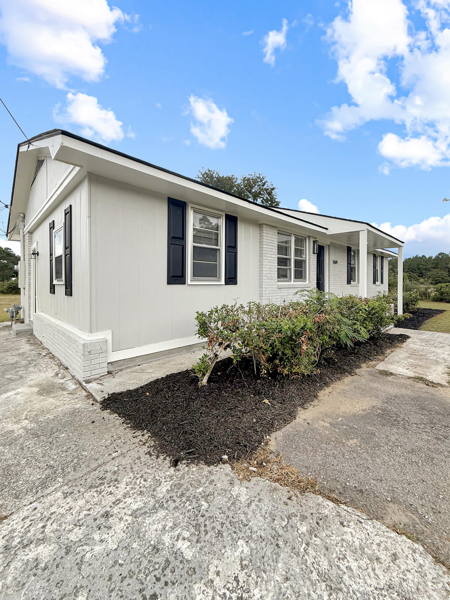 1609 Cannon Bridge Road