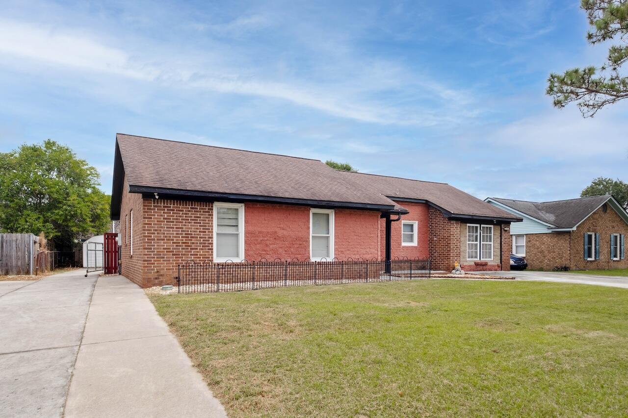 215 Horseshoe Drive