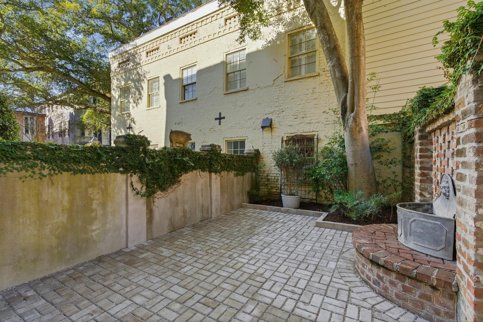 38 Elliott Street