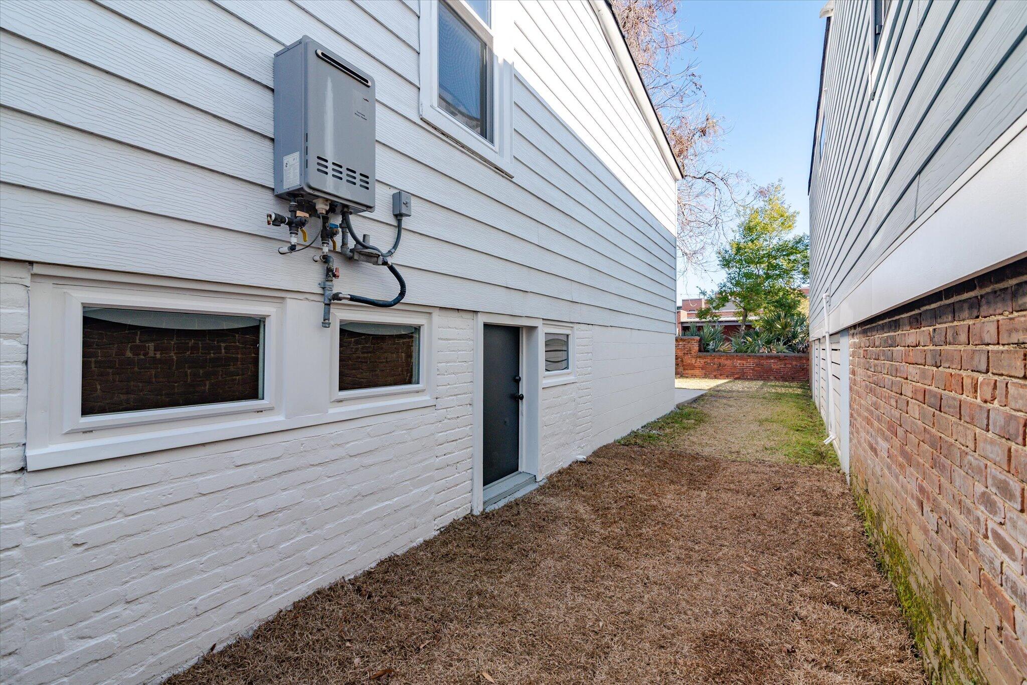 16 N Tracy Street