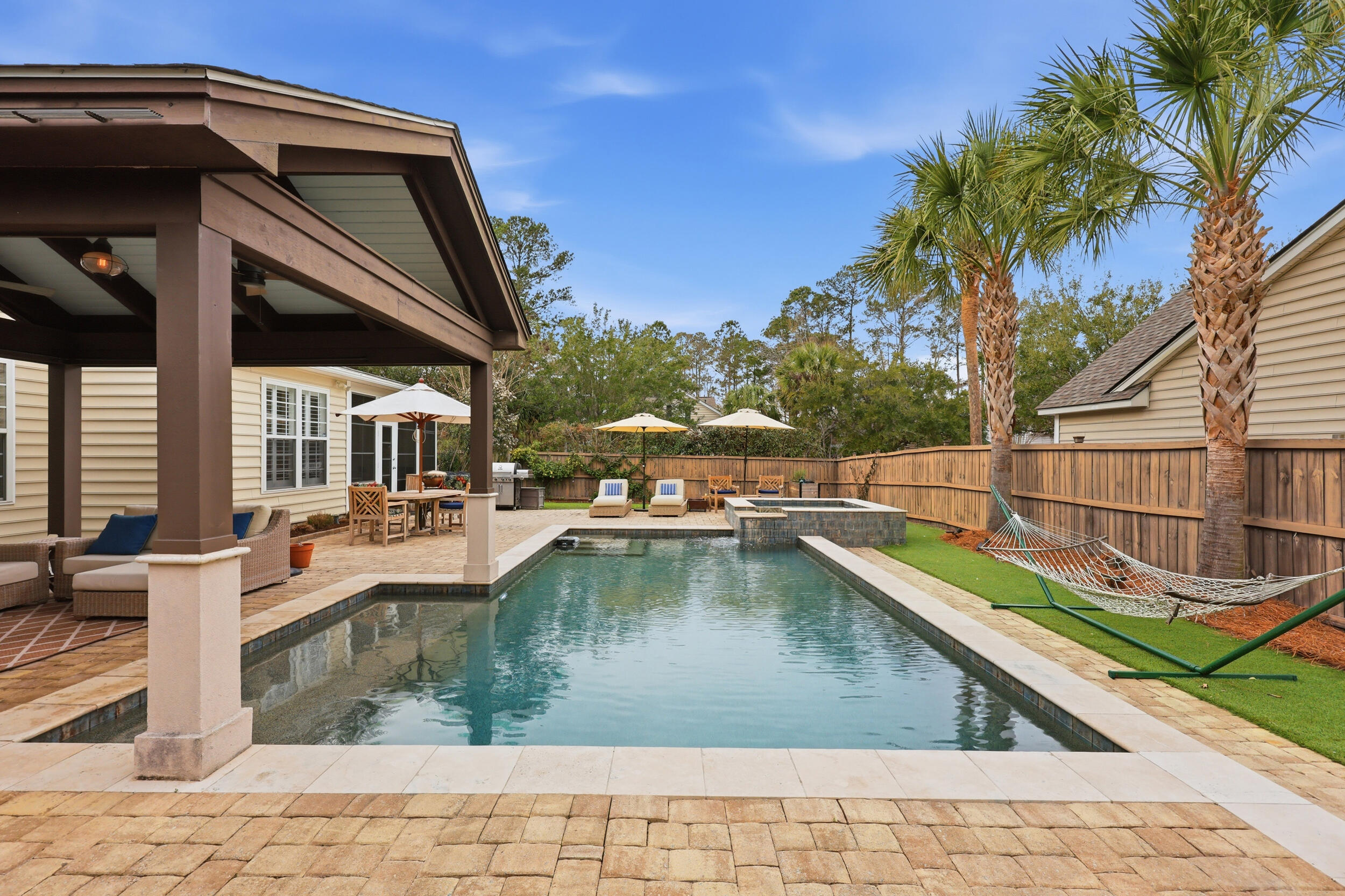 2011 Hammond Drive