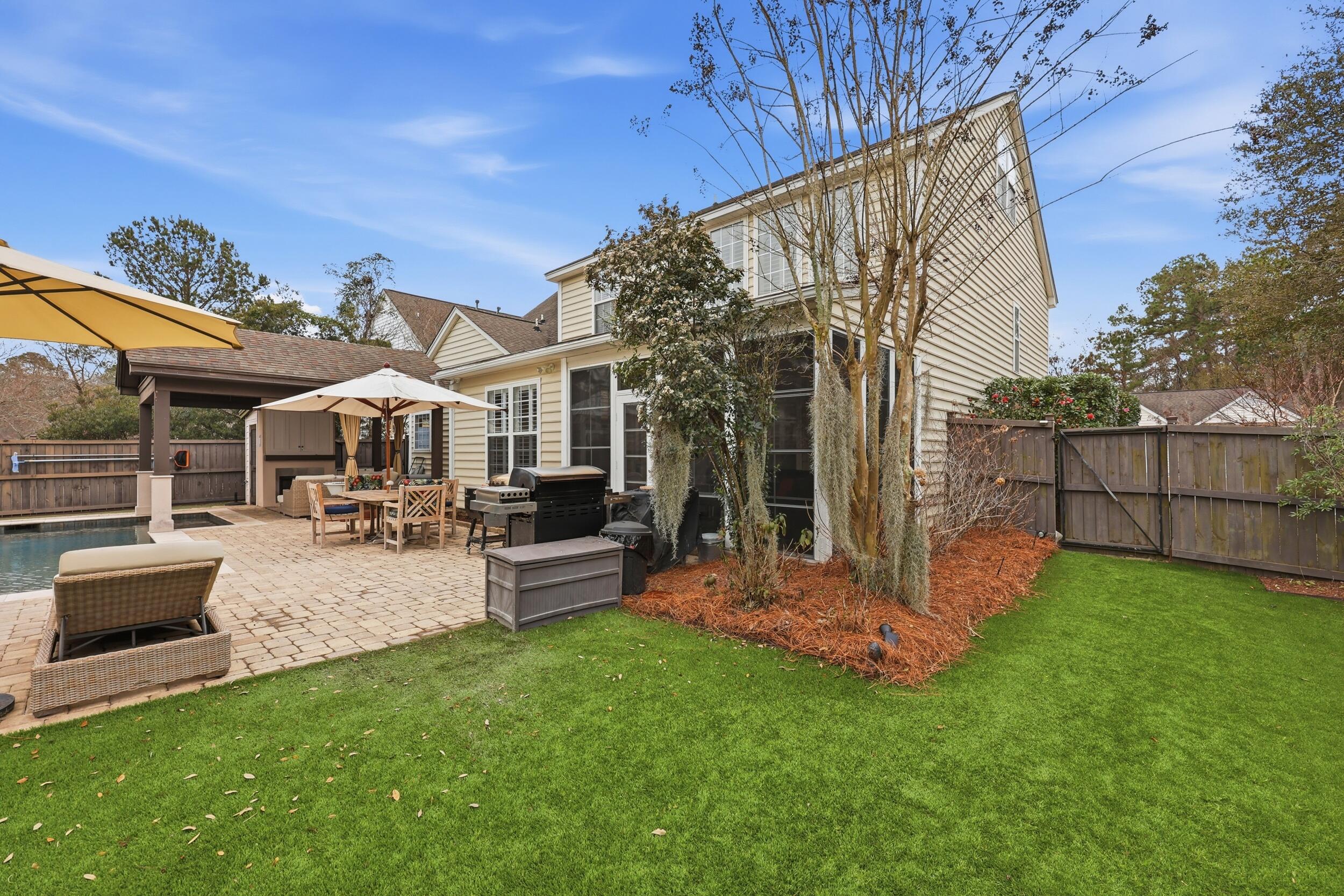 2011 Hammond Drive