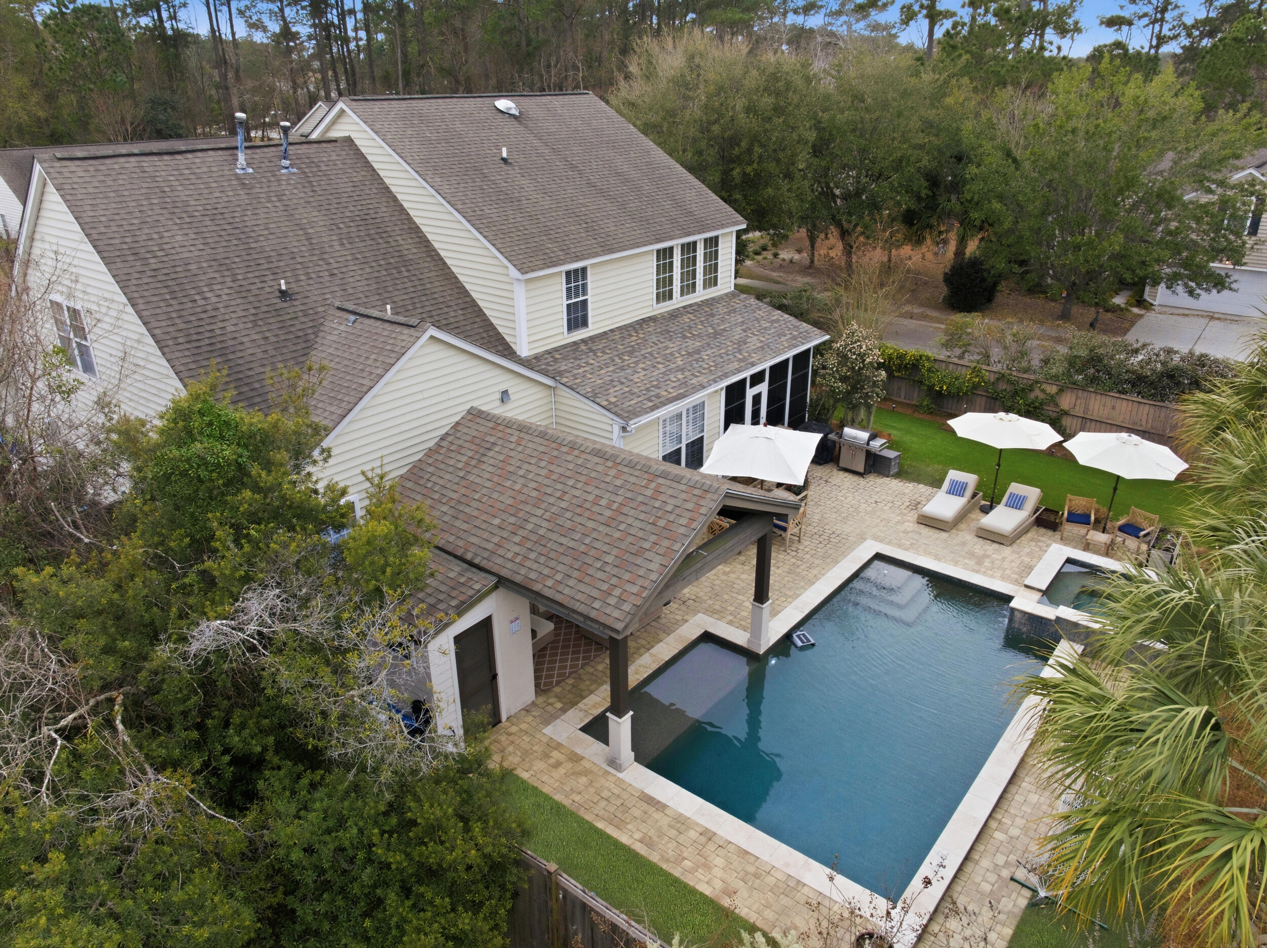 2011 Hammond Drive