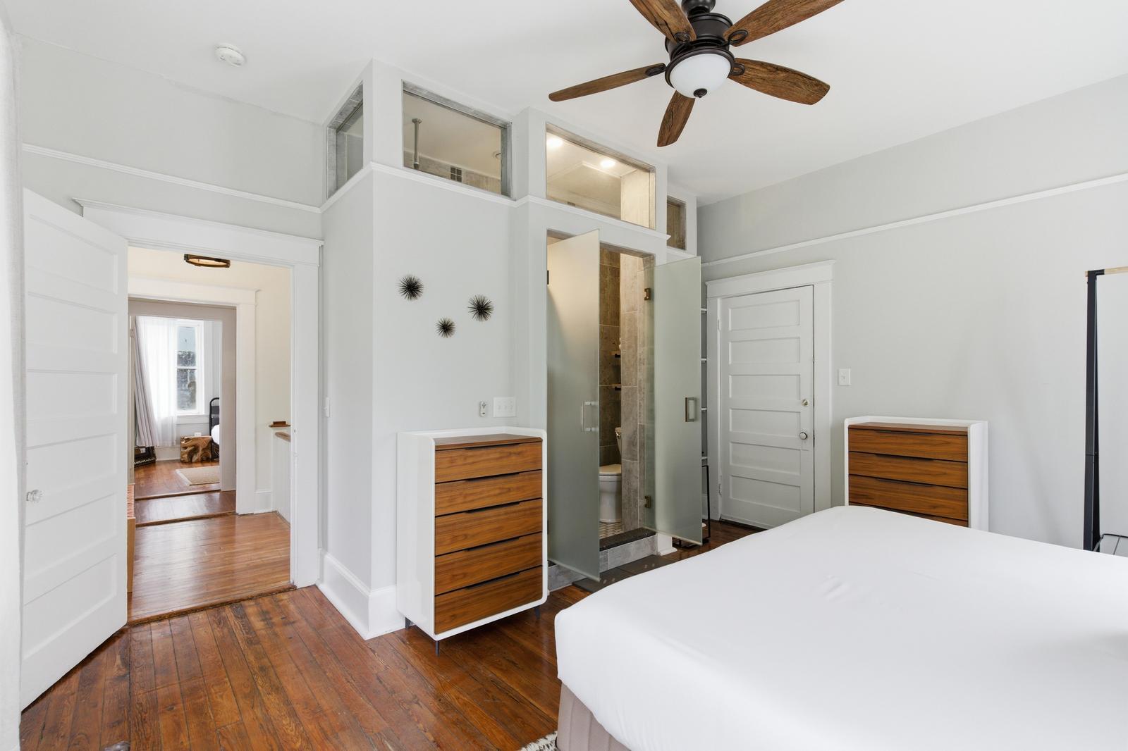 87 1/2 1/4 Warren Street