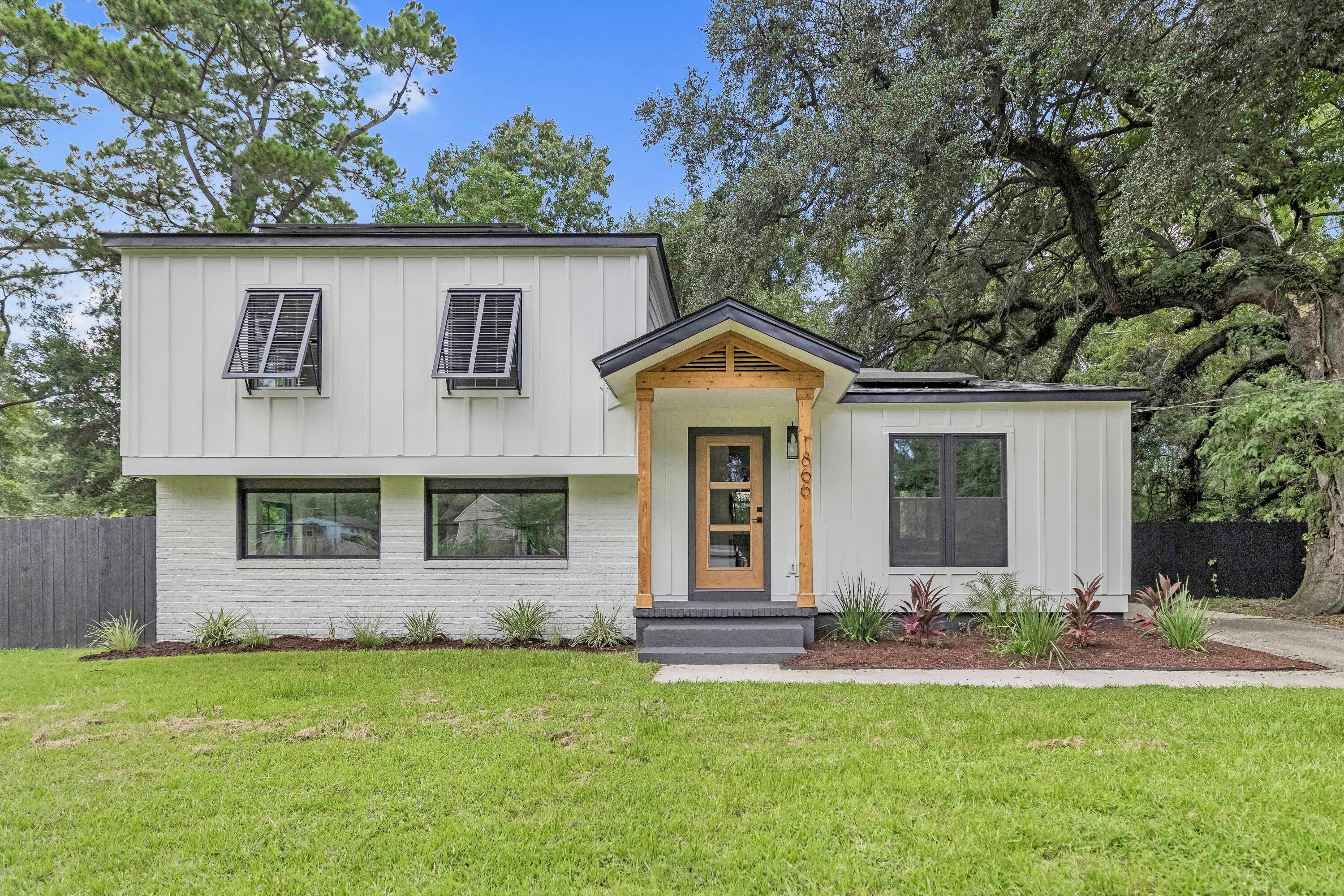 1866 Manigault Place