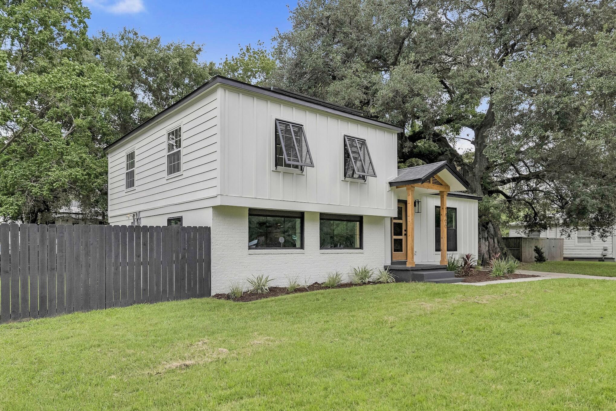 1866 Manigault Place
