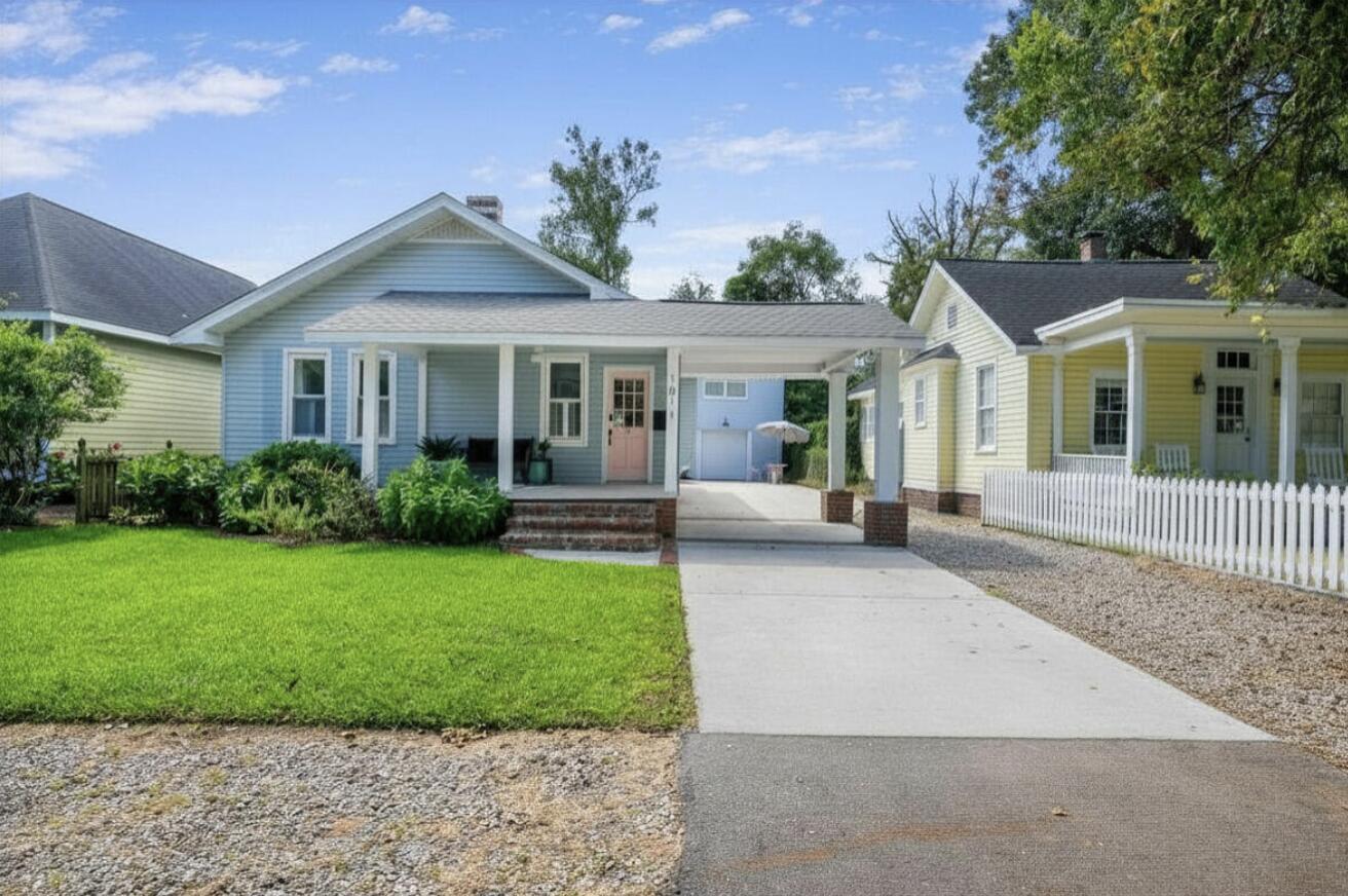 1011 Alamo Street