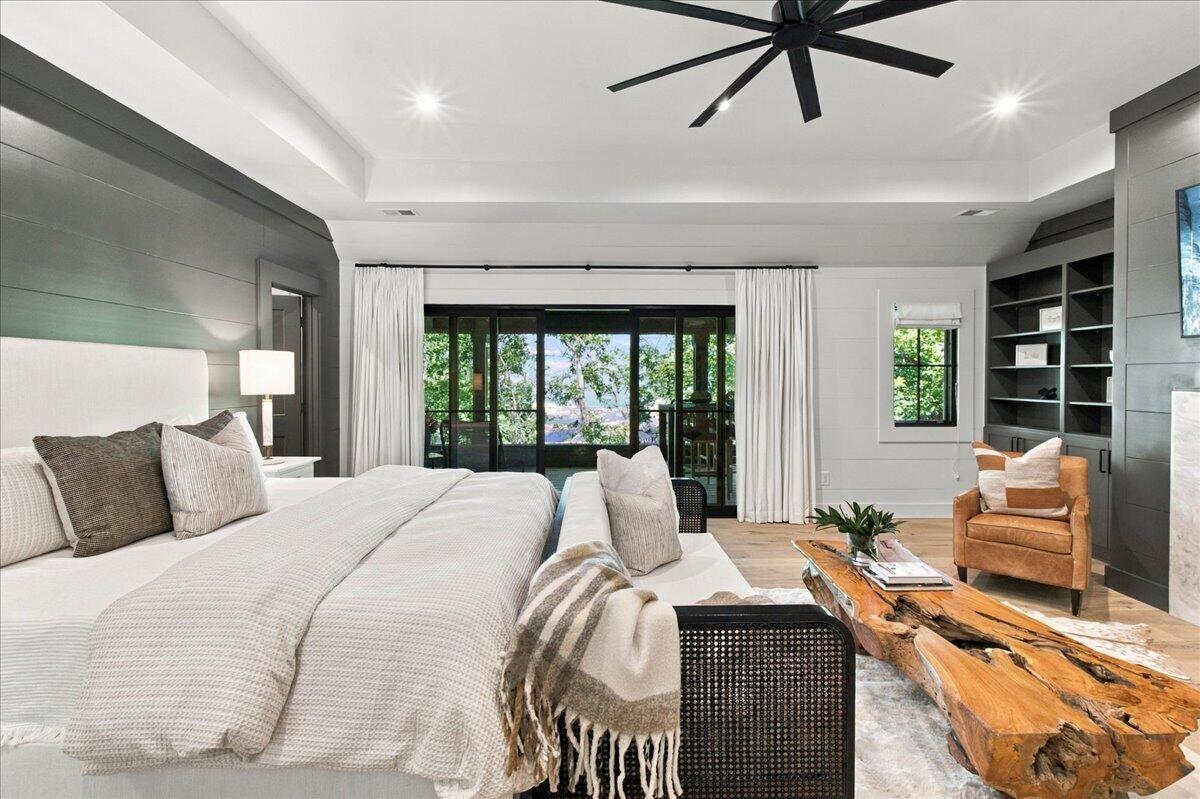 6 Featherstone Court