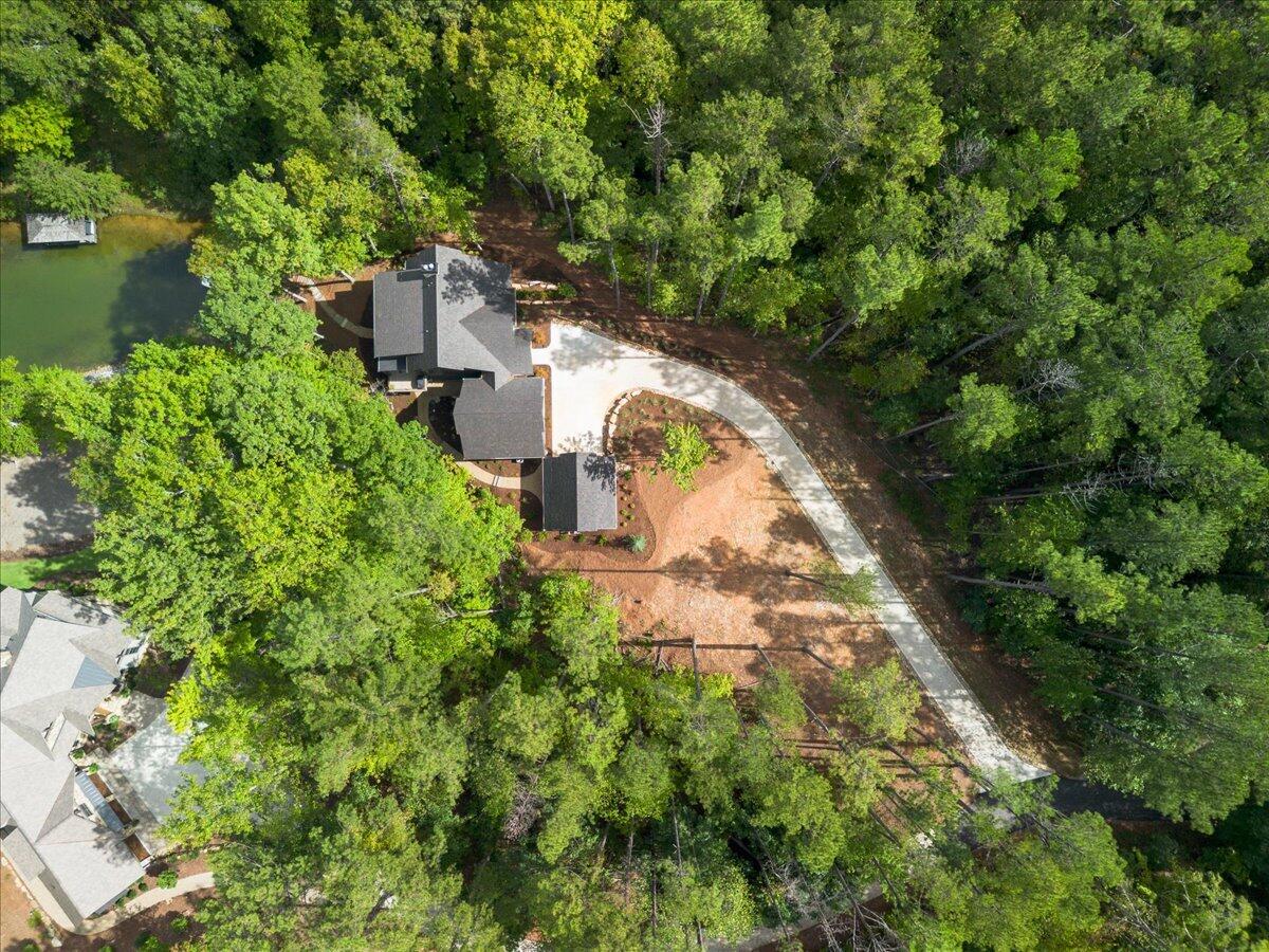 6 Featherstone Court