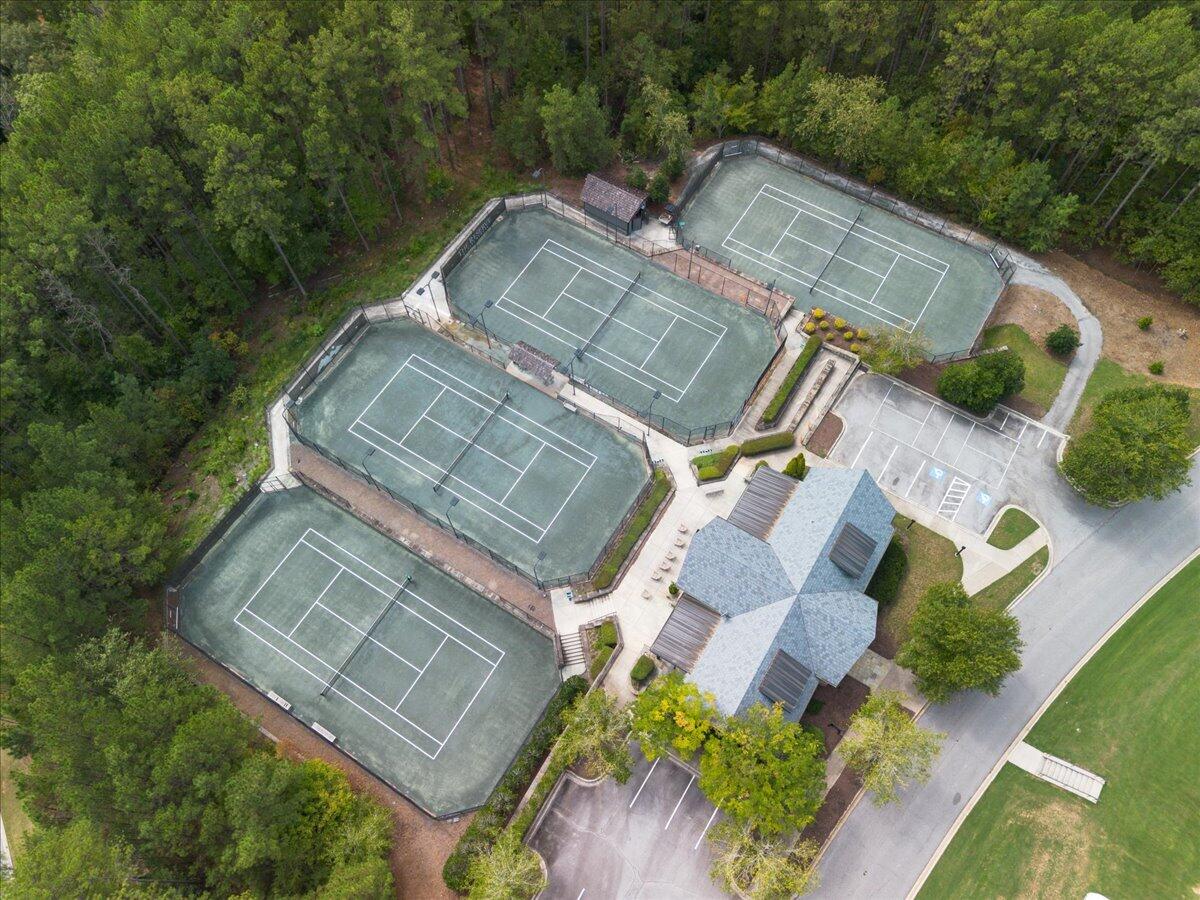 6 Featherstone Court