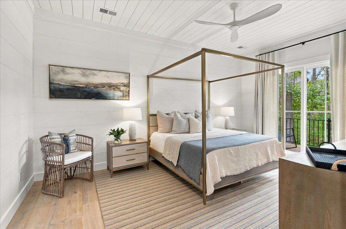 6 Featherstone Court